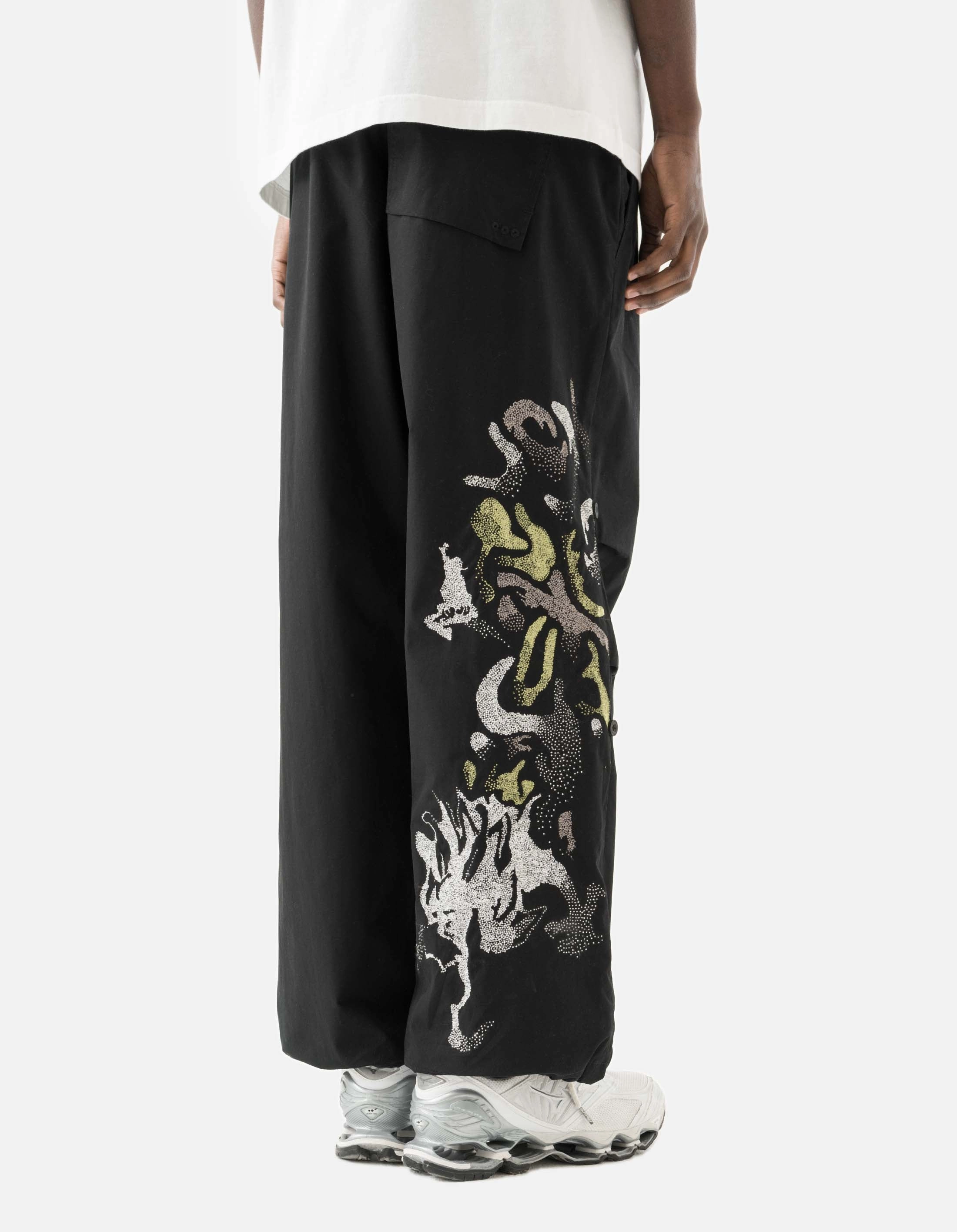 Light support 7082 Pointillist Dragon Embroidered Snopants? Black