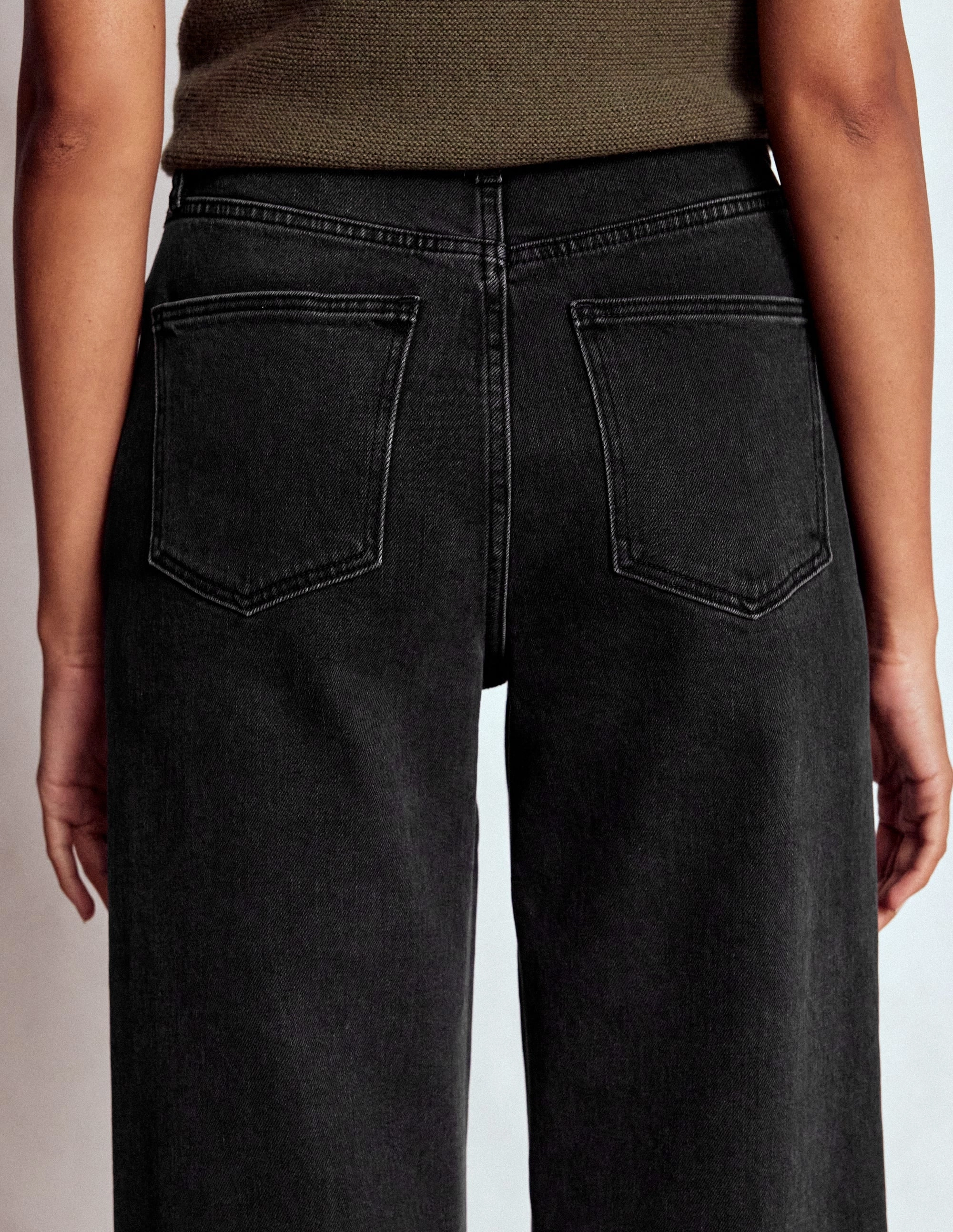 Mid Rise Straight Leg Jeans-Washed Black Neutral Style