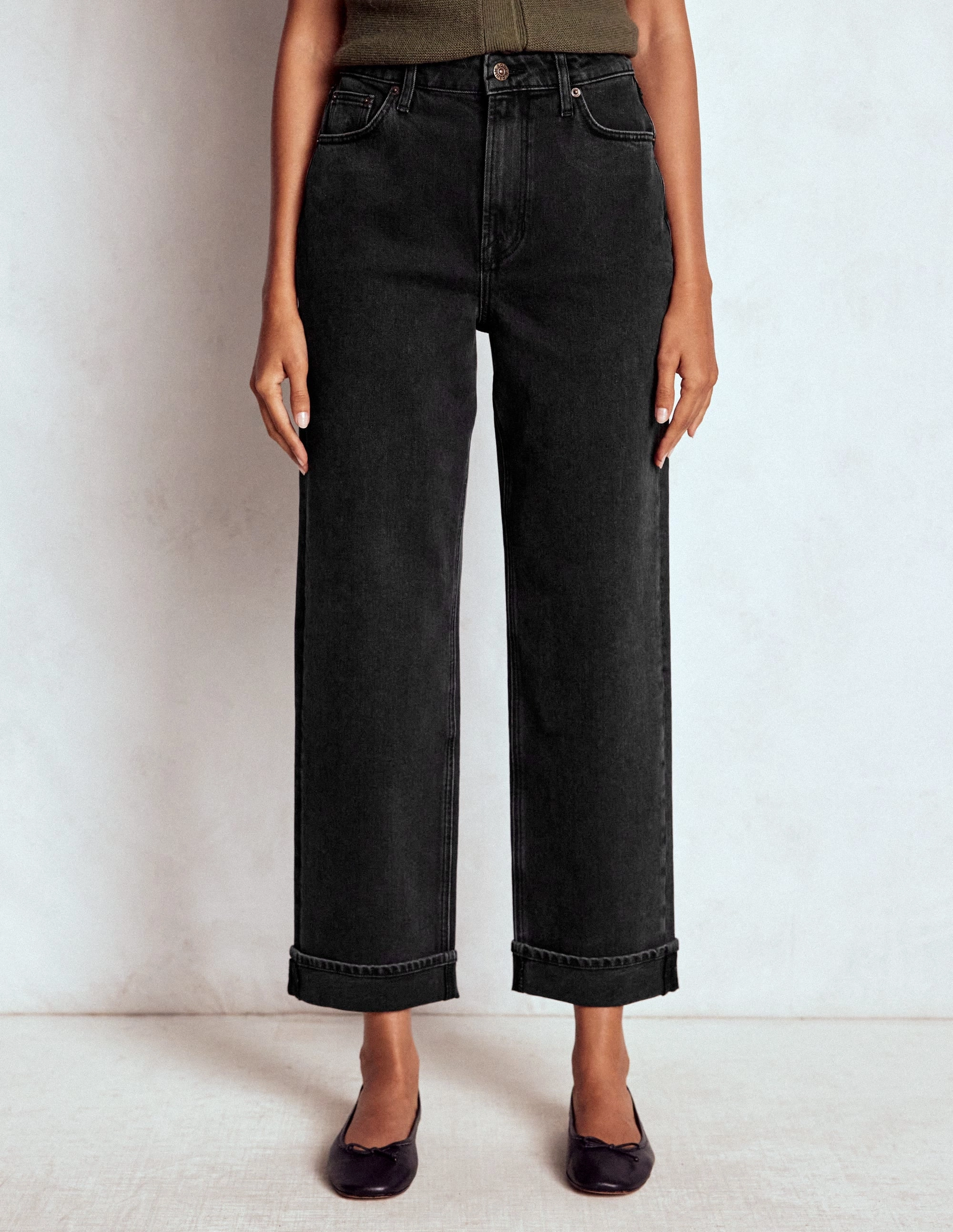 SmoothZipClosure Mid Rise Straight Leg Jeans-Washed Black