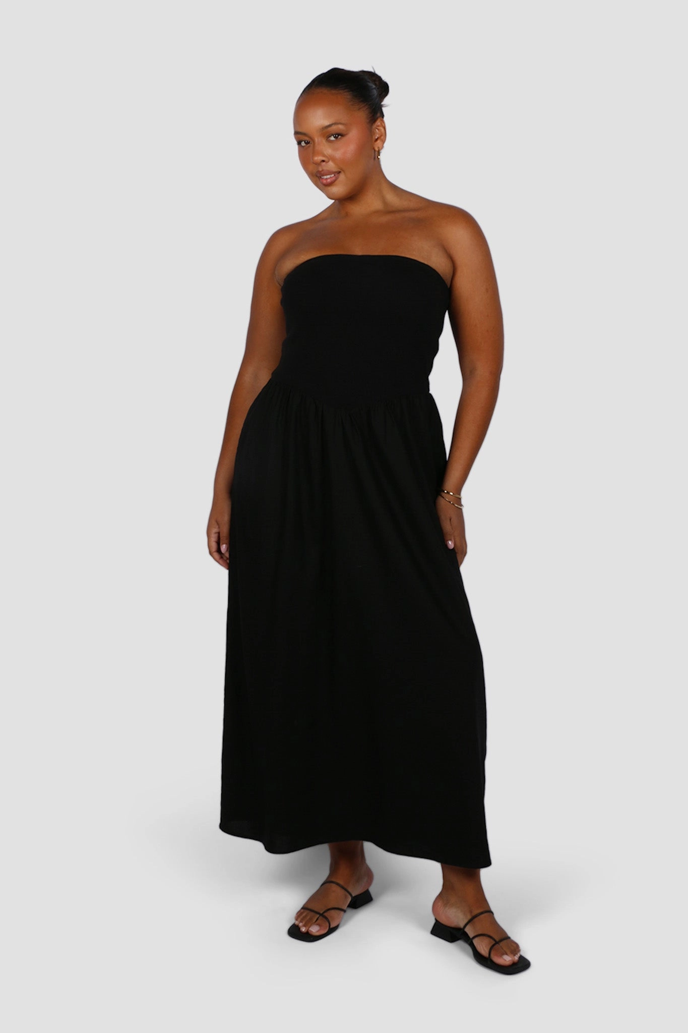 VELLA DRESS BLACK City Essential
