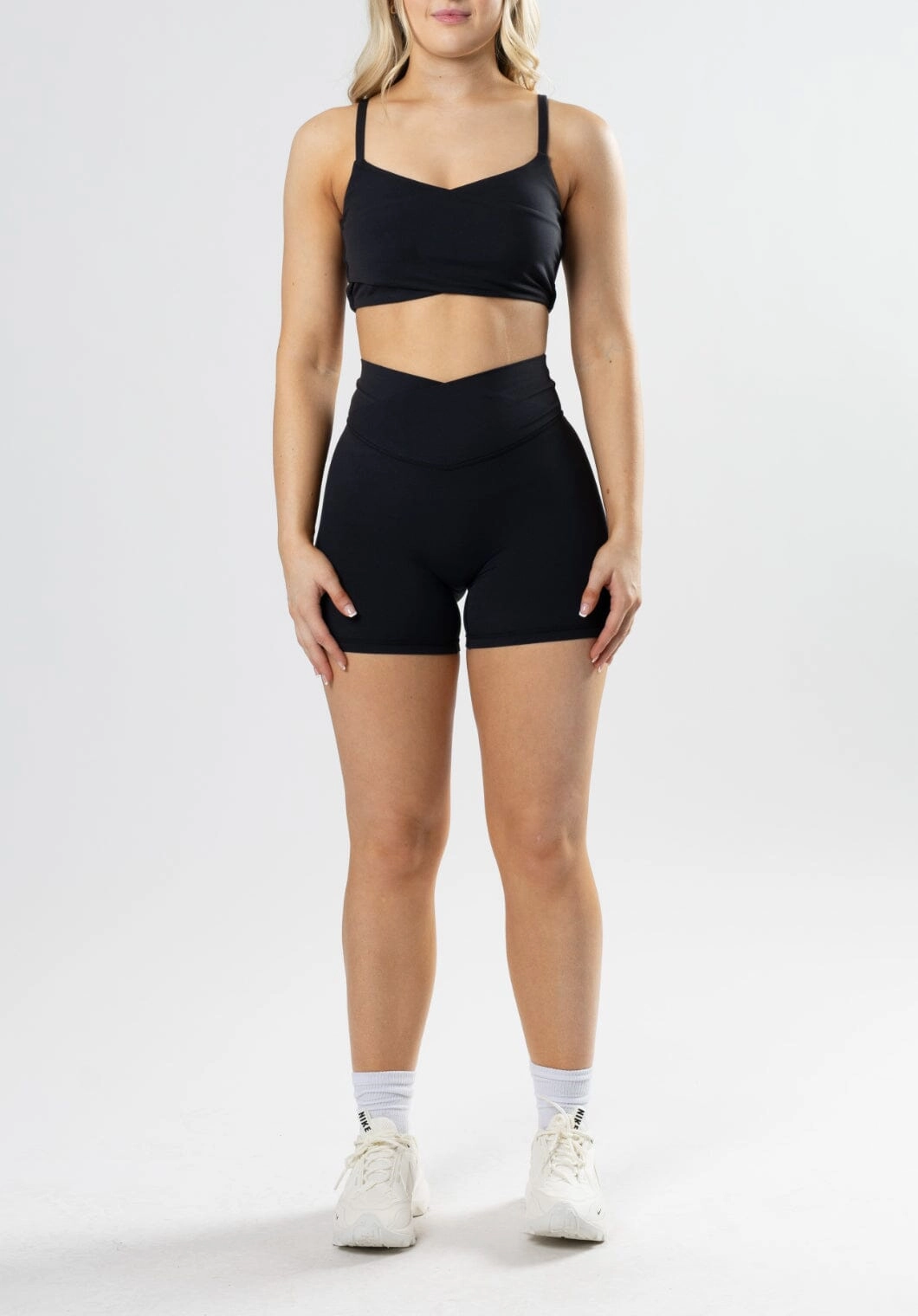 AirSilk Crossover Sculptseam? Short Black Core Fit All Day Flex Fit