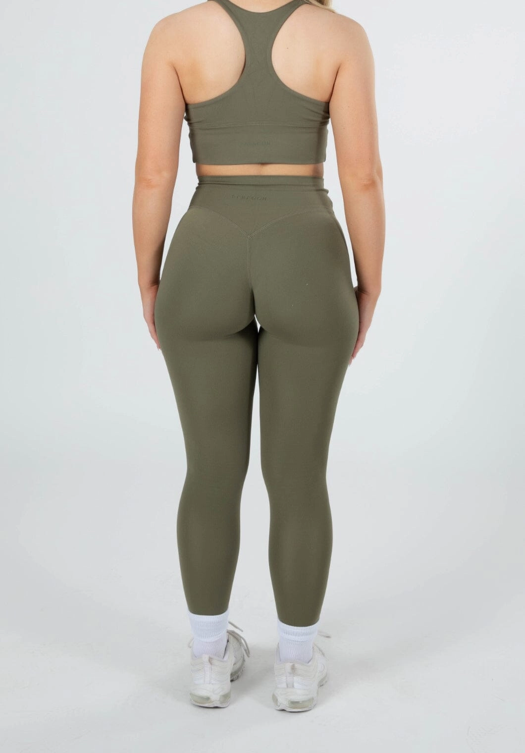 Versatile Activewear Contoured Support AirSilk Original Sculptseam? Legging Everglades