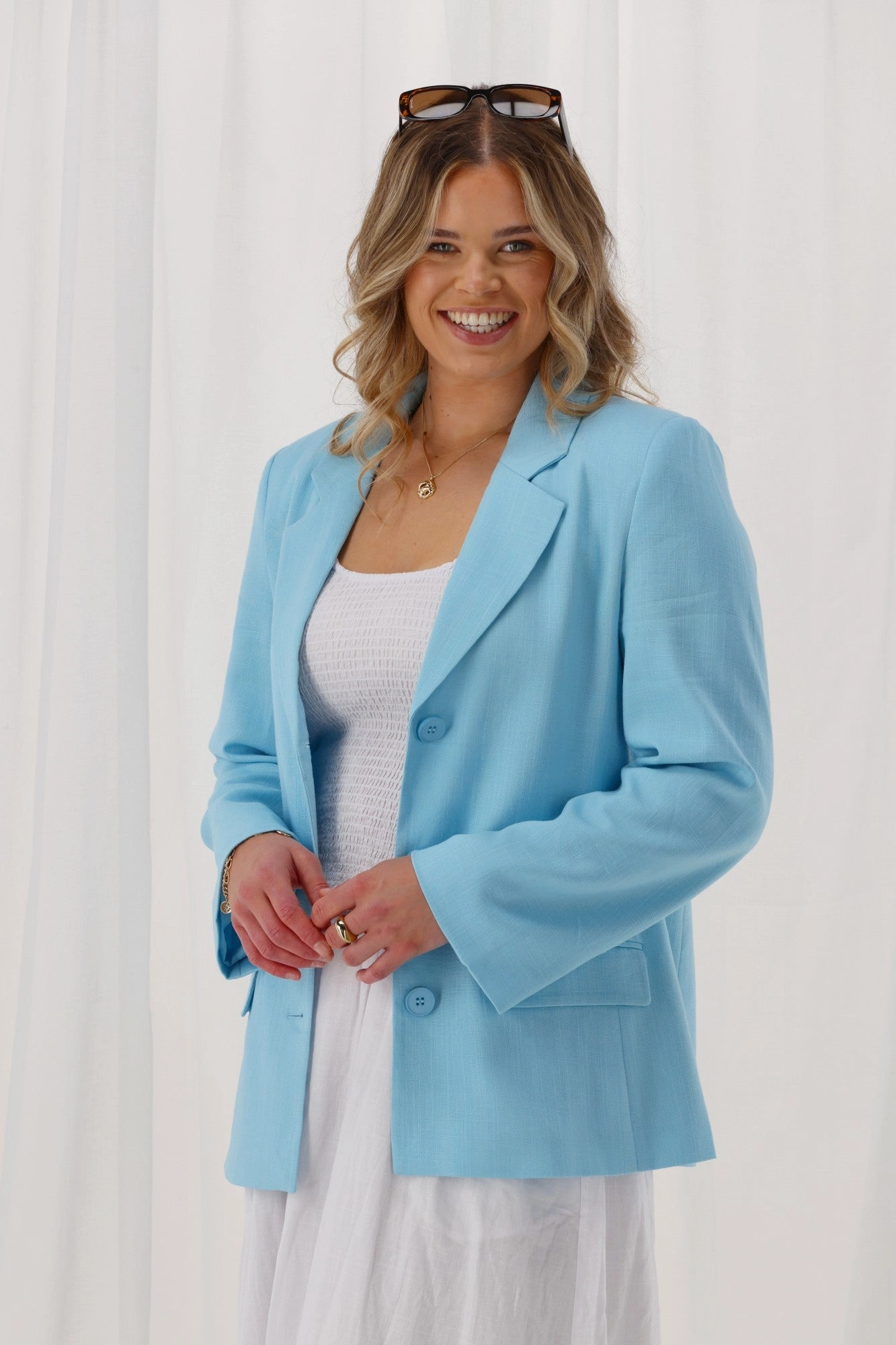 Shine On Label Avelina Linen Blend Blazer Pale Blue Sleek Comfort