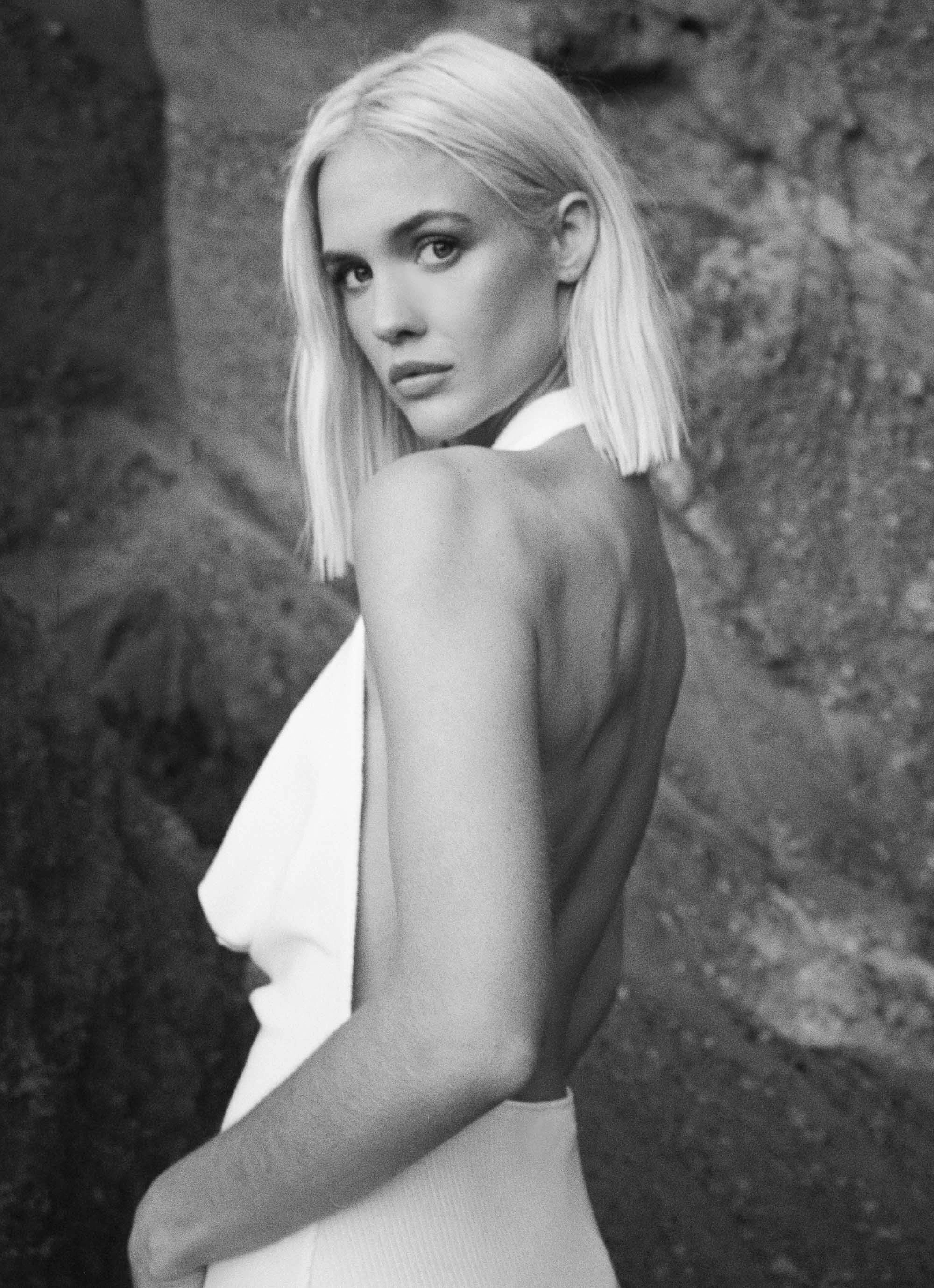 Whimsical Mood Breath Ease Anella Maxi Dress - White