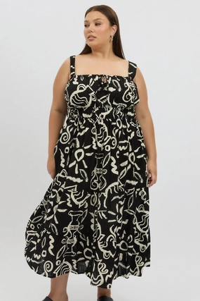 Fitted Shape Statement-Buttons Black Abstract Midi Dress Sleeveless Ruched Bust Tiered