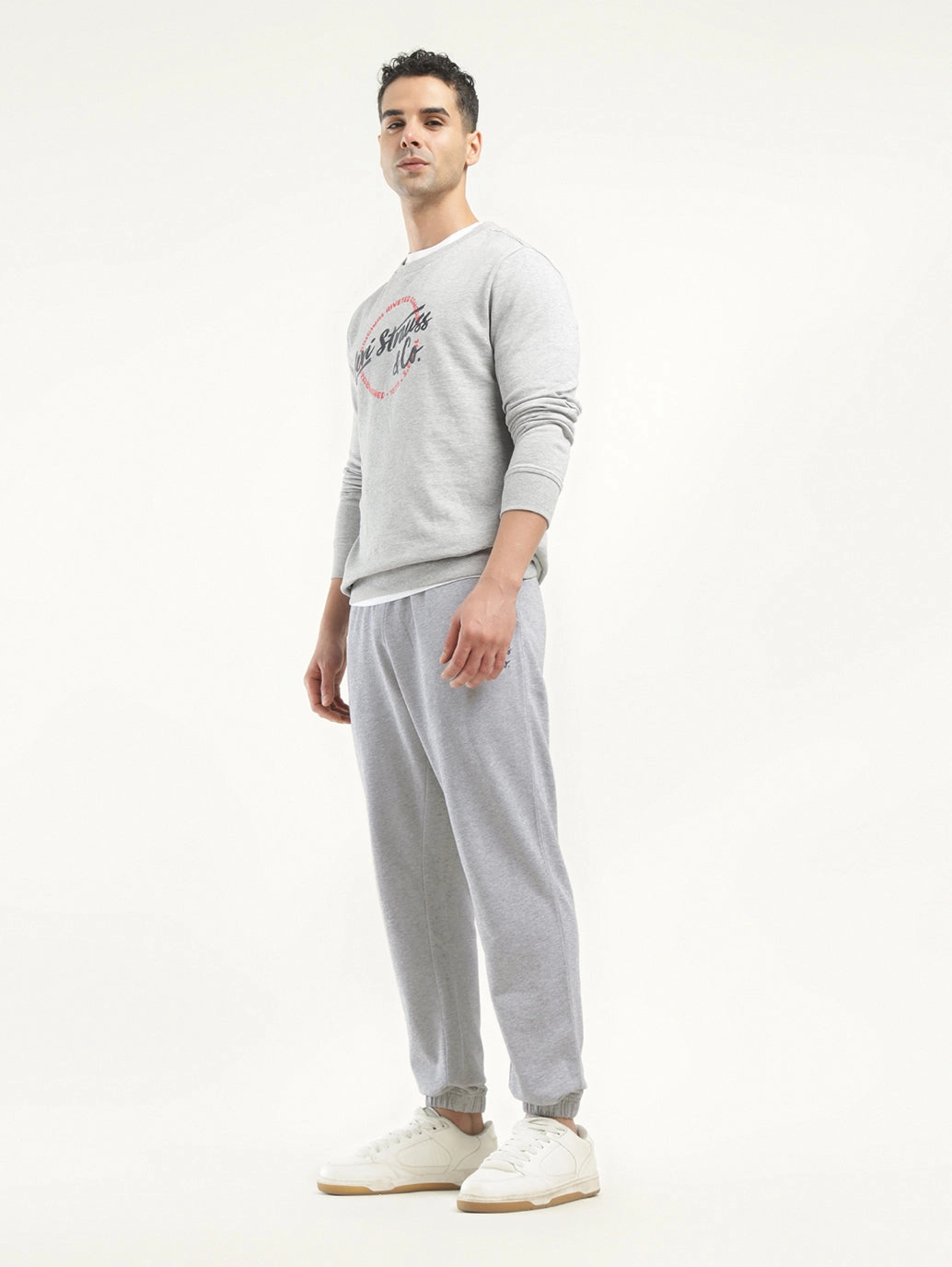 Trendy Design Men's Grey Regular Fit Joggers