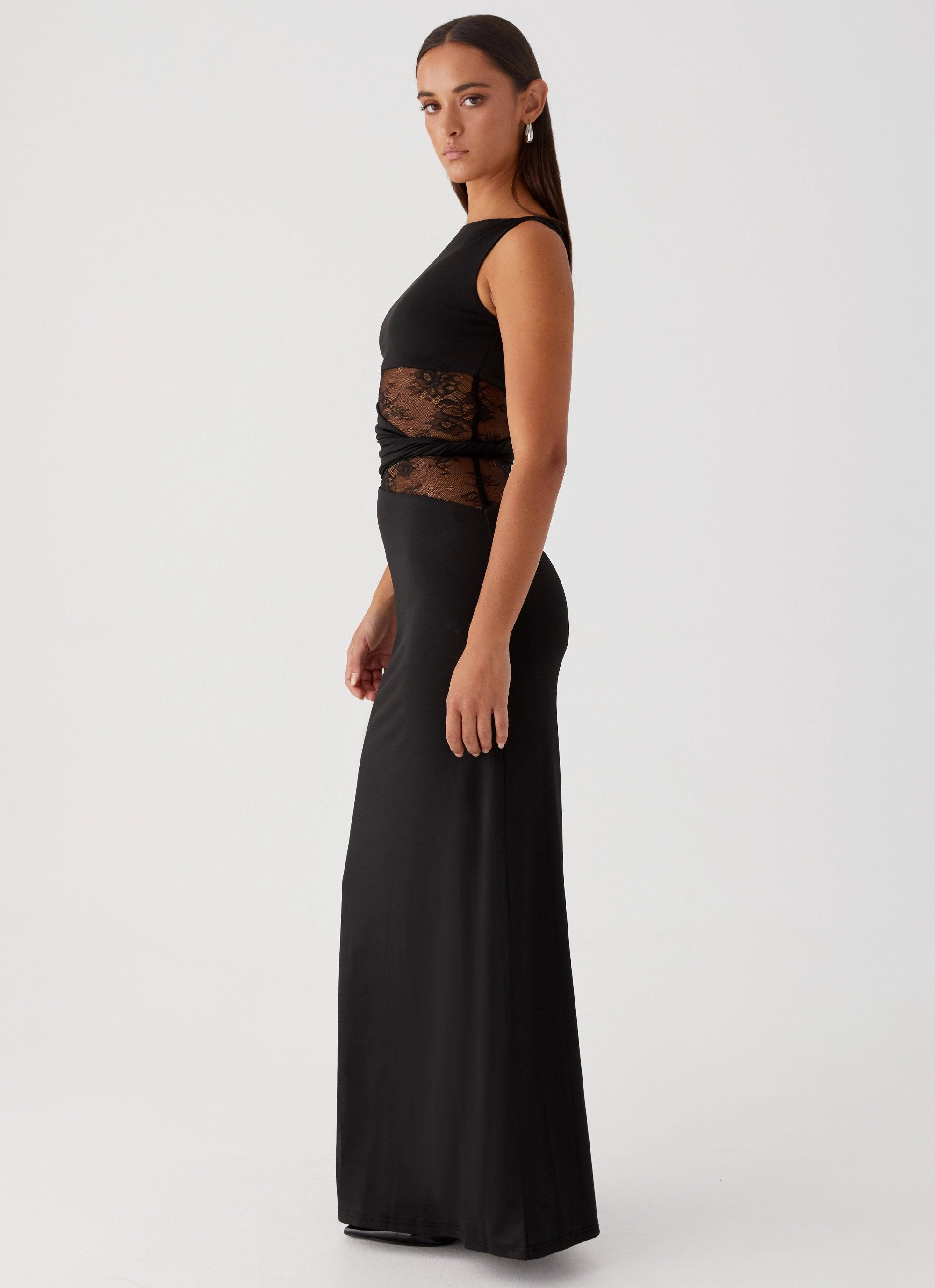 Silky Layer Flattering Shape Look Karma Maxi Dress - Black