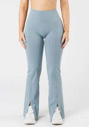No Chafe Technology No irritation FormLux Front Slit Sculptseam? Plus Flare Legging 32" Mist
