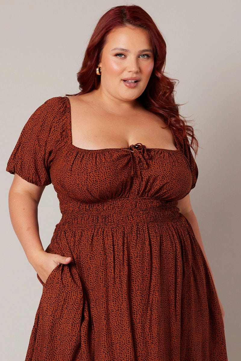 Oversized-Fit Brown Geo Midi Dress Short Sleeve Ruched Bust