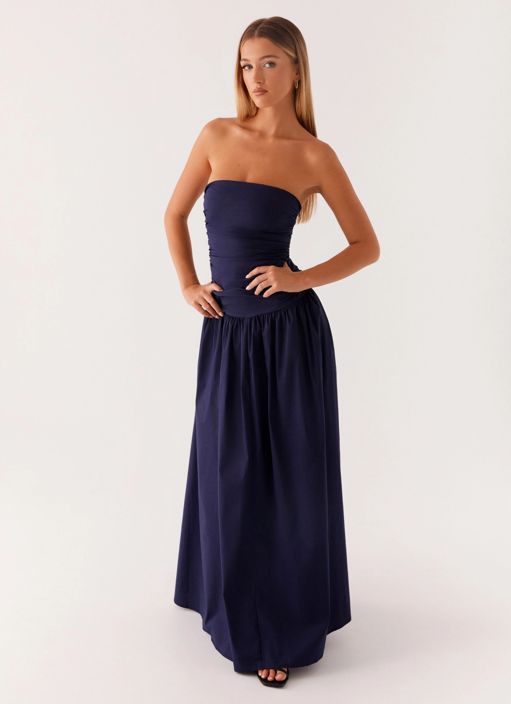 StretchableKnit Luxurious Texture Carmel Maxi Dress - Navy