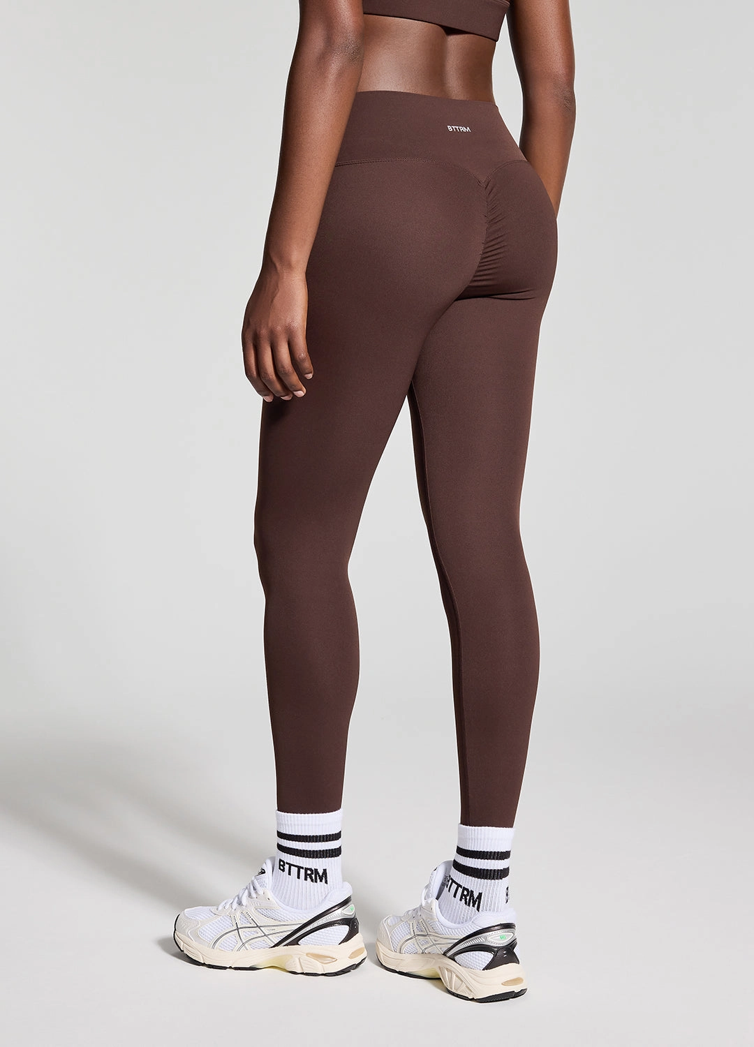 Travel Enthusiast Flexible Wear Brushed Inner Layer V-Cut Scrunch Leggings