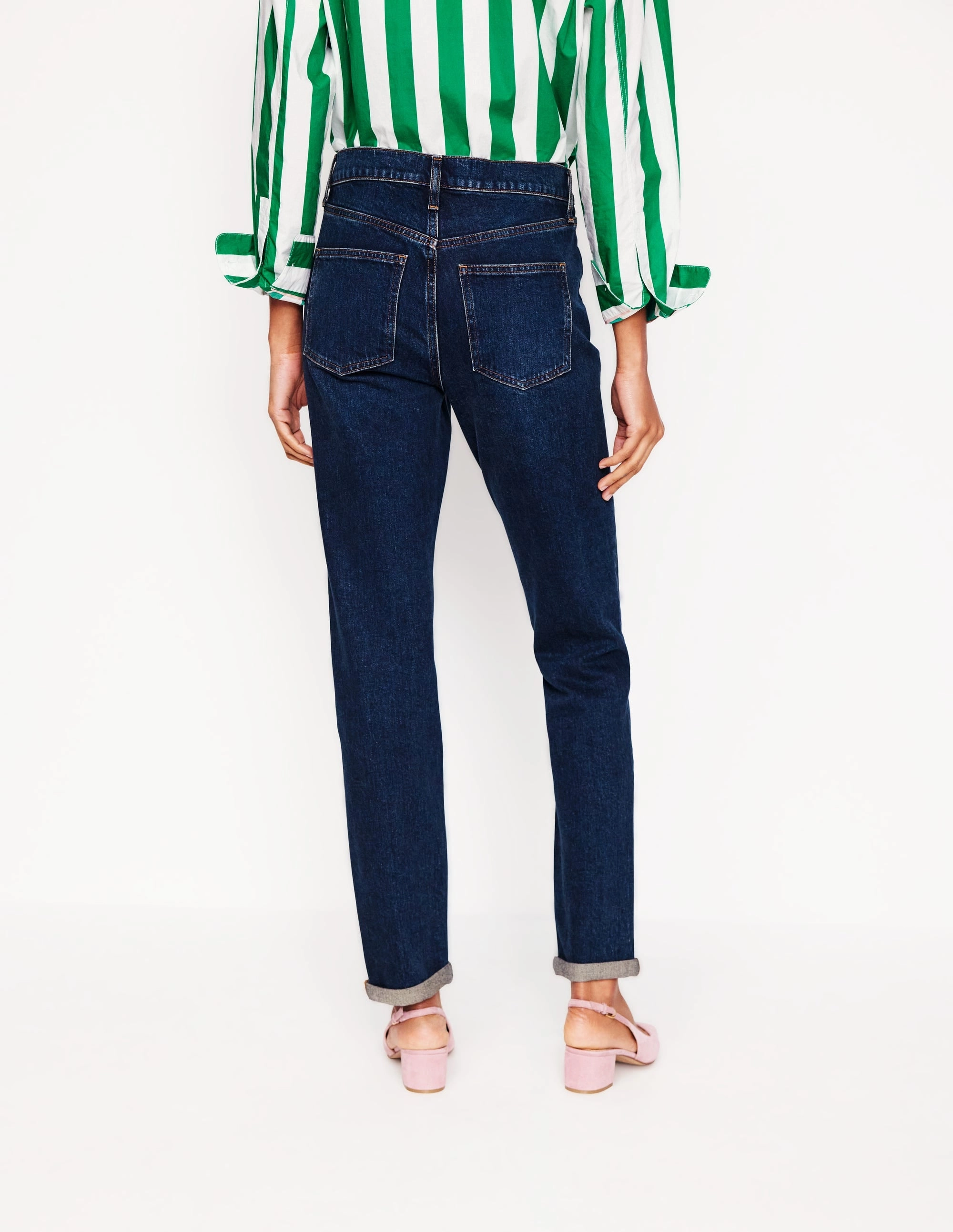 Girlfriend Jeans-Dark Vintage Casual Vibe Day Adventure