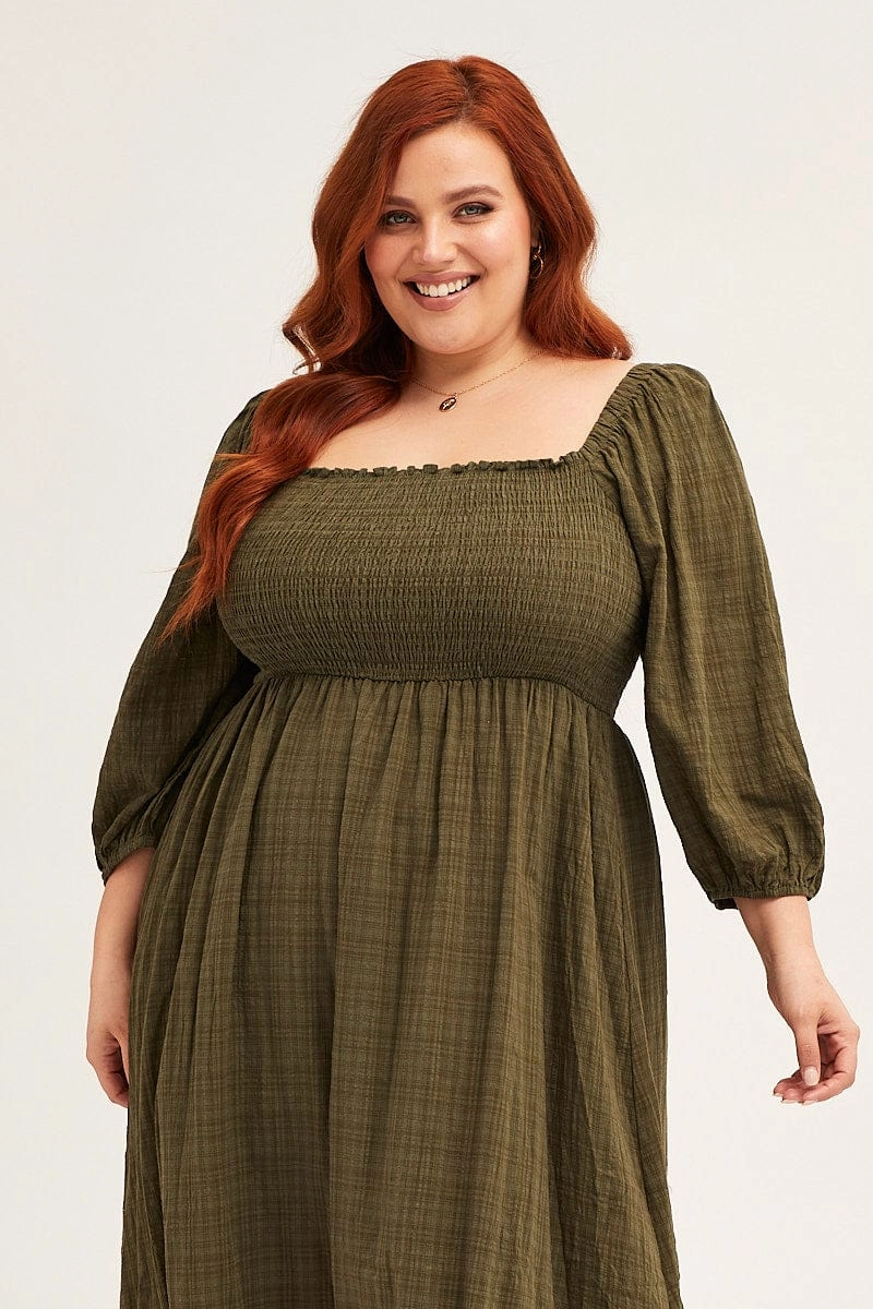 Fashion Forward Green 3/4 Sleeve Shirred Midi Dress