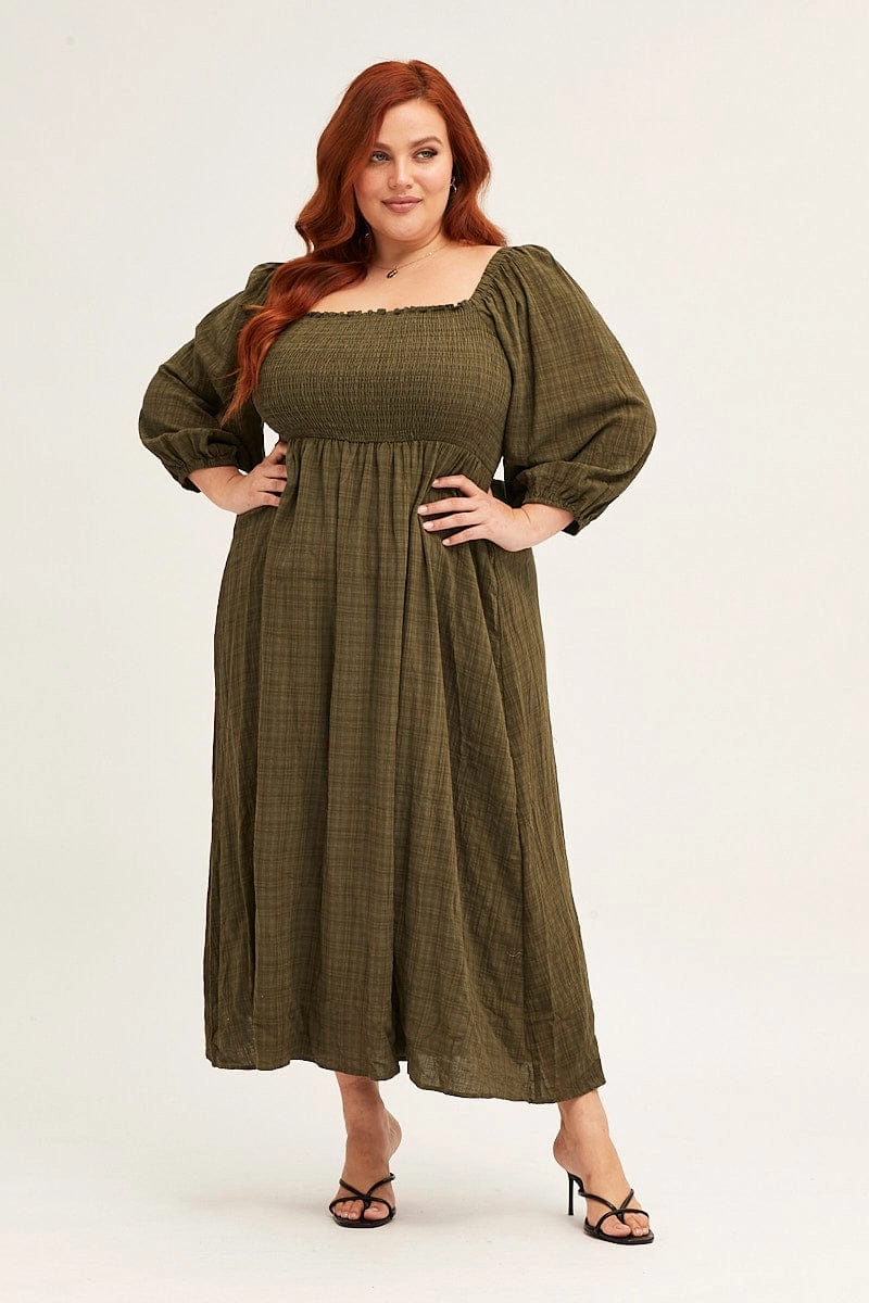 Airy Feel Timeless fitted silhouette Green 3/4 Sleeve Shirred Midi Dress
