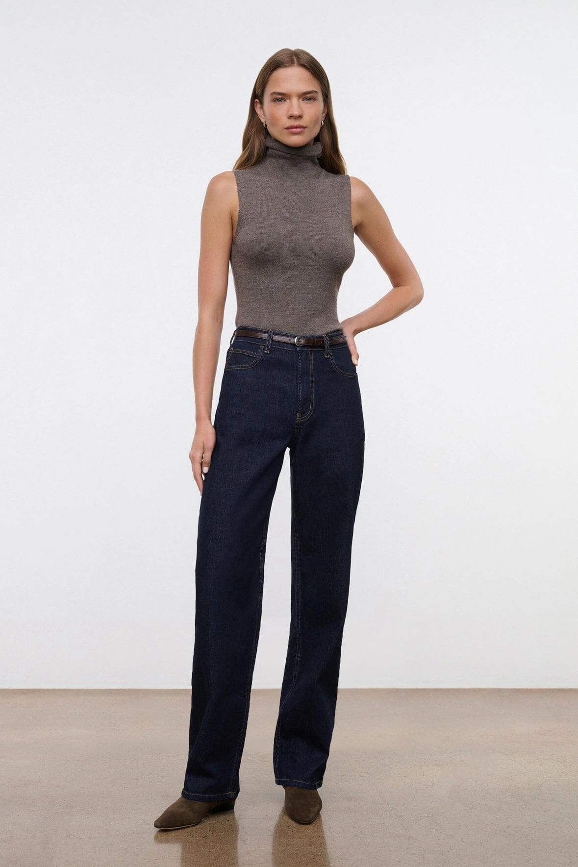 LEO HIGH RISE JEAN | INDIGO Outfit Vibe