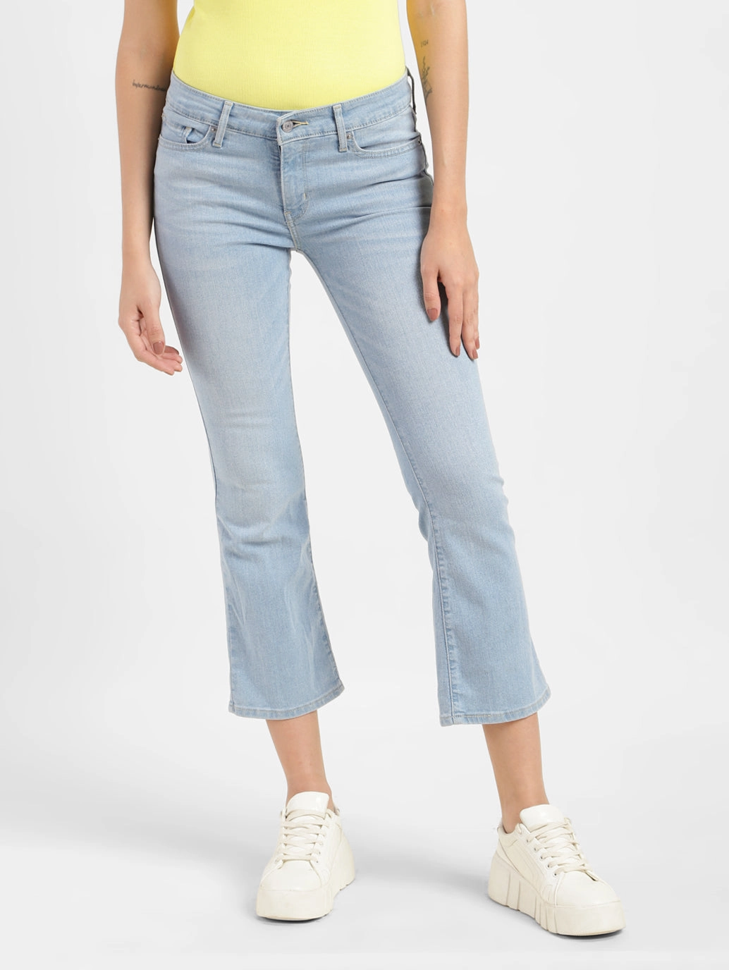 Relaxed Look Breathable Weekend Warrior Travel Outfit Women's 715 Blue Flared Fit Mid Rise Jeans