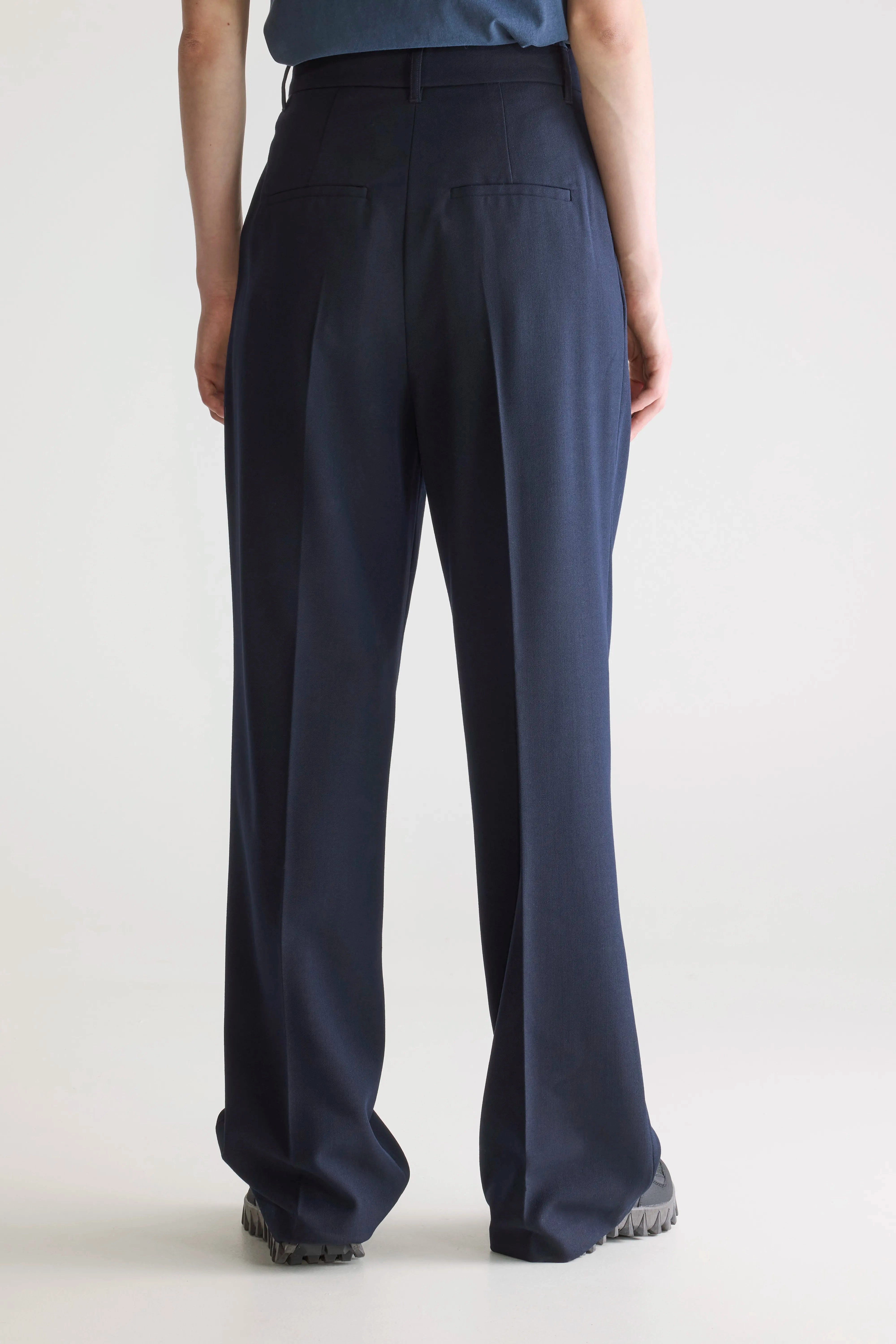 Dominic tailored trousers (252 / W / AMERICA) Effortless Style