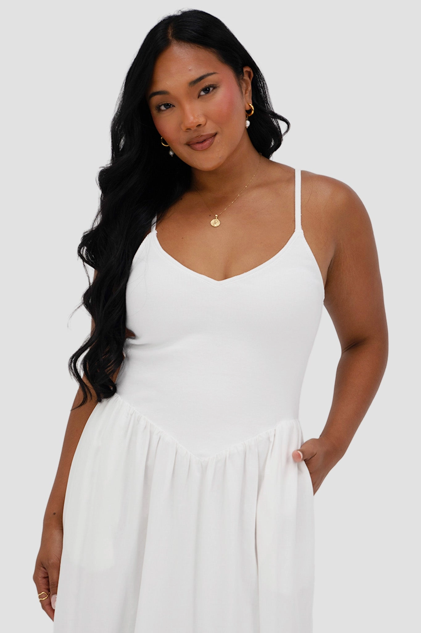YARA DRESS WHITE Minimal Detail All-Occasion Look