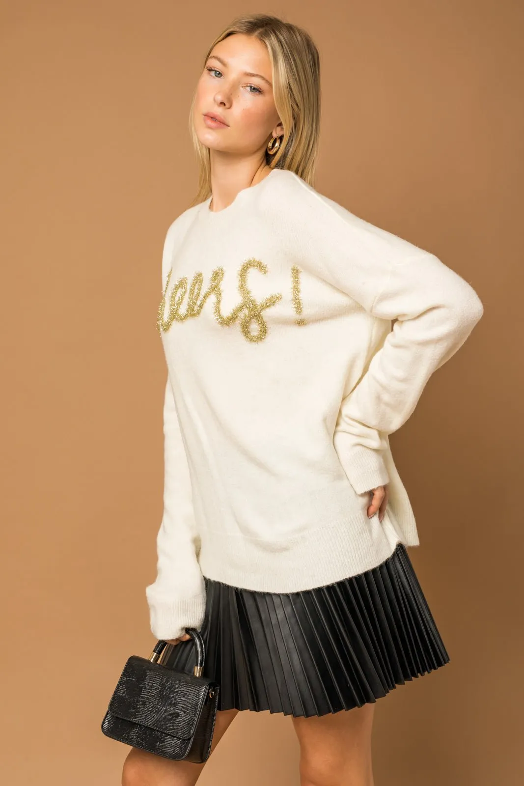 Fast Drying Material Poppy Cursive Cheer Knit Sweater - White