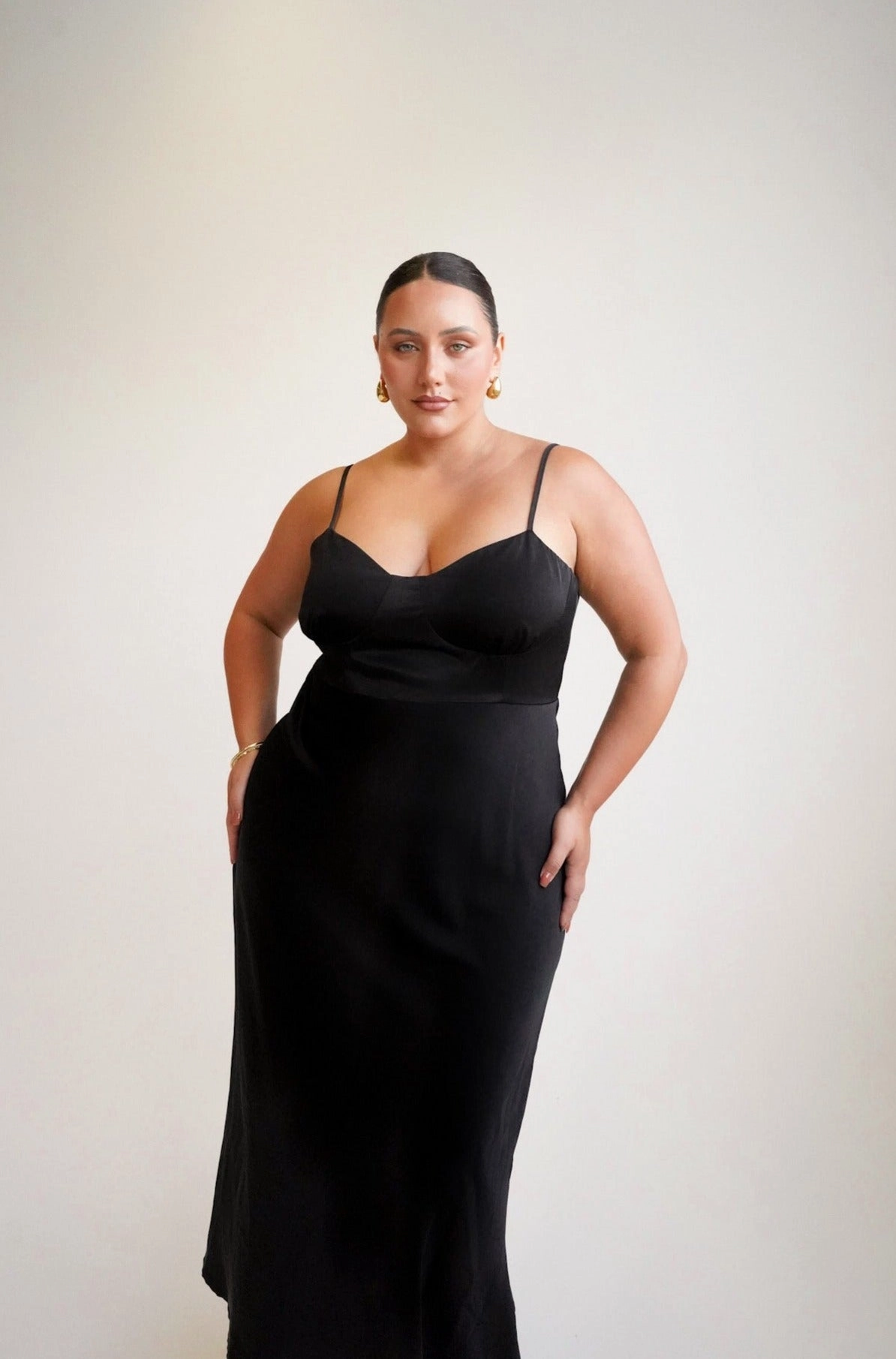 MARGOT SILKY SLIP MIDI DRESS BLACK Comfortable Cut Fall Mood