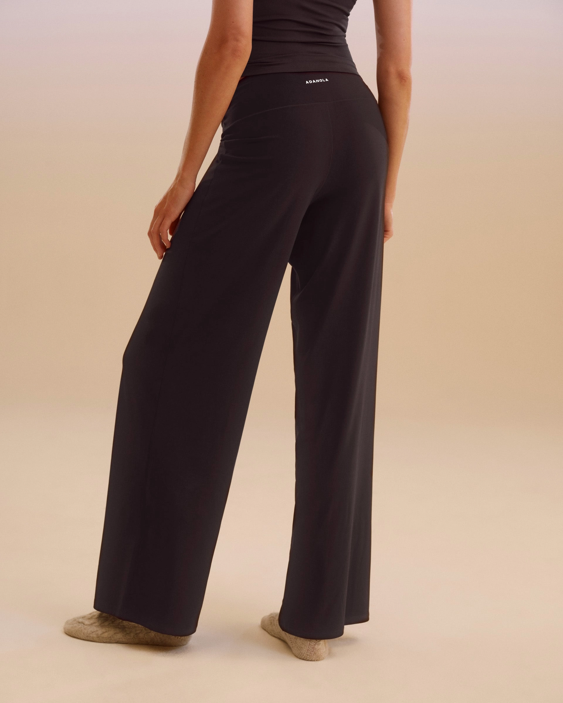 Temperature Regulating Fabric Wide Leg Yoga Pant - Coffee Bean