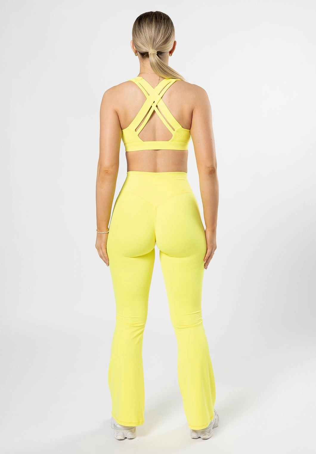 Breathable Weave RecStretch? Original Sculptseam? Plus Essential Flare Legging 31" Lemonade