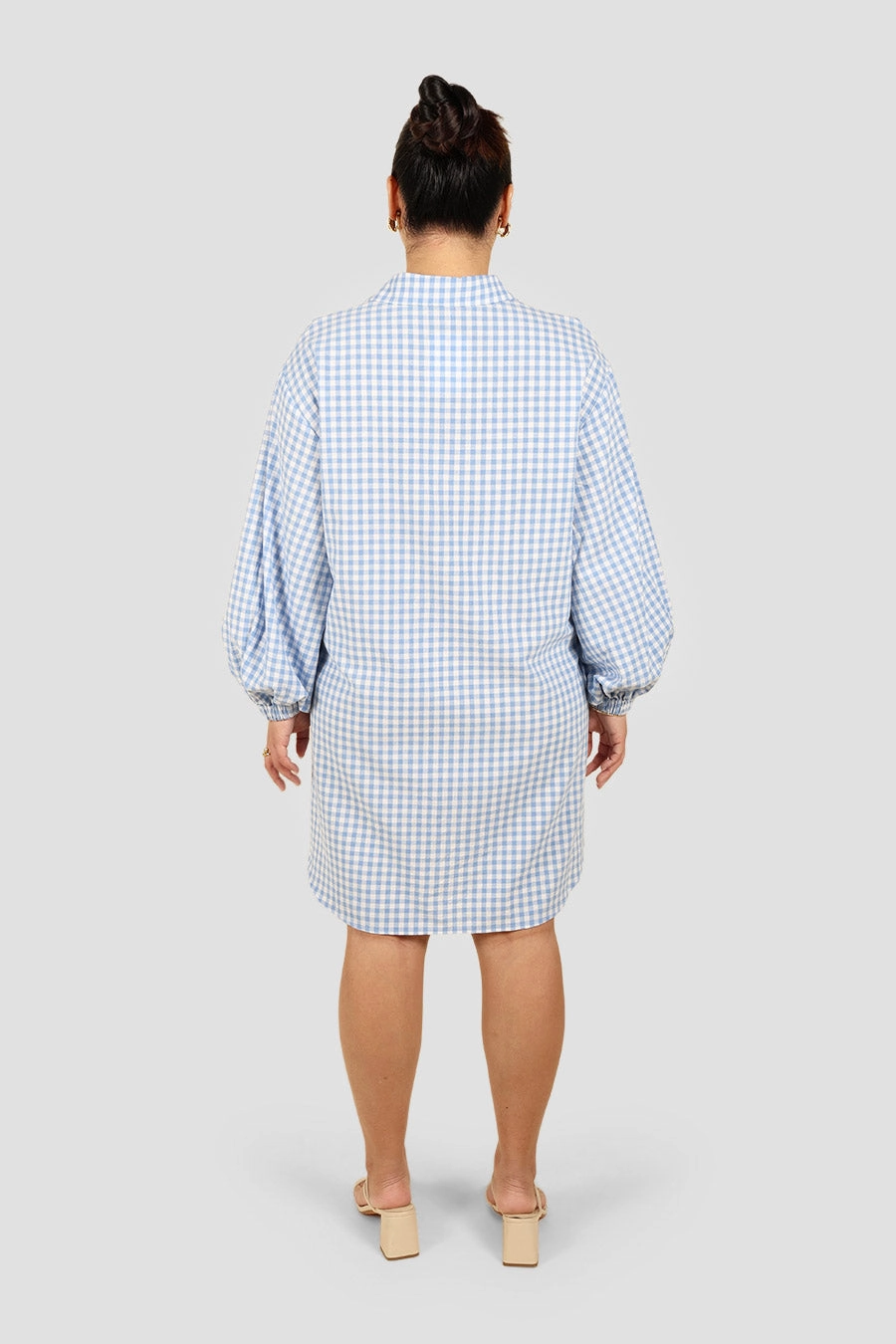 RORAN BUTTON DRESS BLUE GINGHAM Calm Silhouette