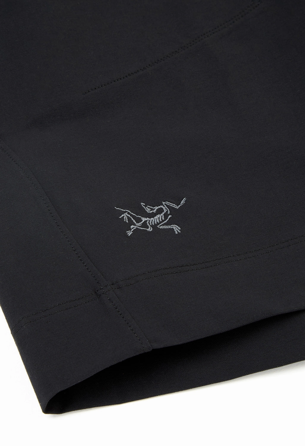 Arc'teryx Women's Kragg Shorts 9" - Black Chafe Resistant Edges