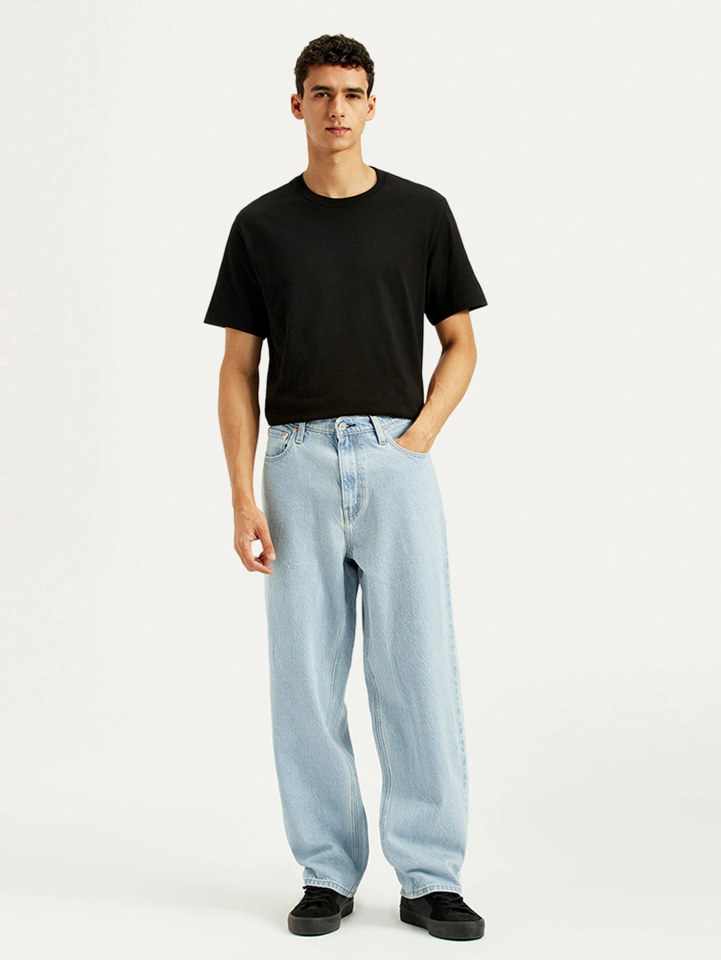 Wardrobe Staple Versatile Design Men's 578 Light Indigo Loose Fit Mid Rise Jeans