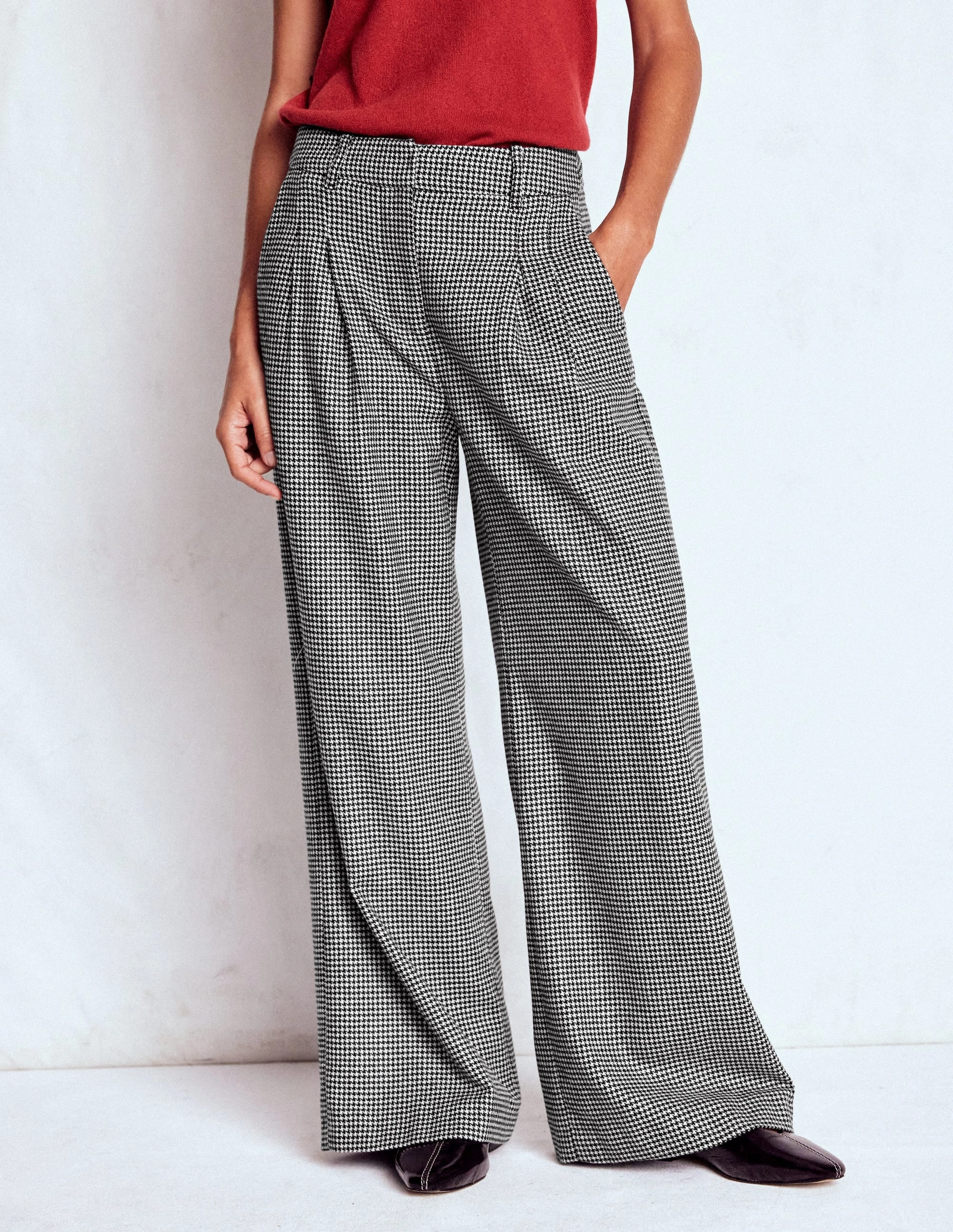 Eco Friendly Dye Low Profile Design Kensington Wool Trousers-Black and Ivory Puppytooth