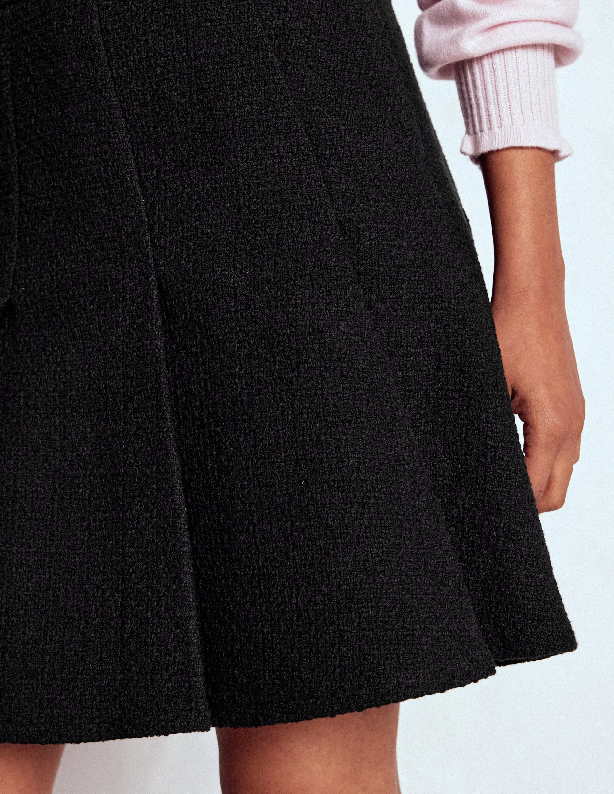 Subtle Mood Flippy Textured Skirt-Black