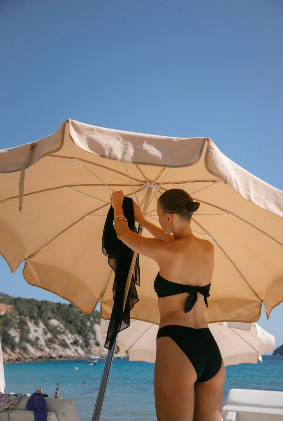 Formentera Top - Black (Soft Touch) UV protection coating