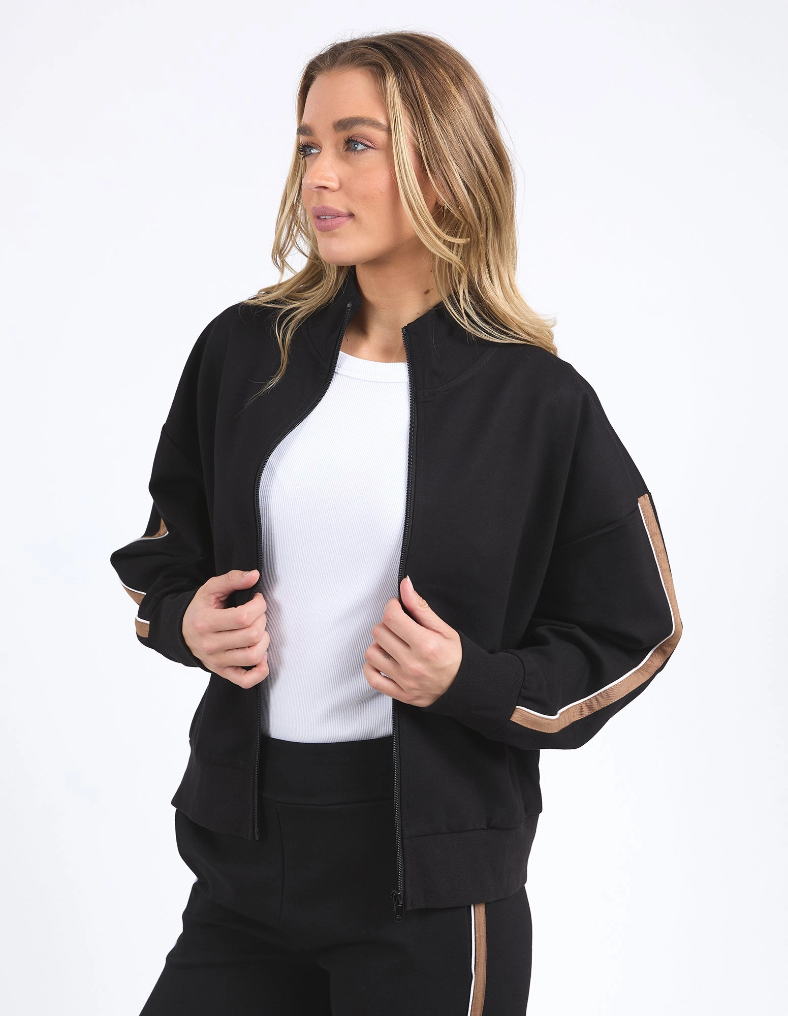 FullCoverageHood Durable Color Retention Foxwood London Zip Thru Jacket Black