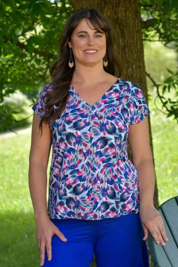 FadeResistant Coating Garment Dyed Finish Fresh Cut Bella Short Sleeve V-Neck Top | Black/Pink