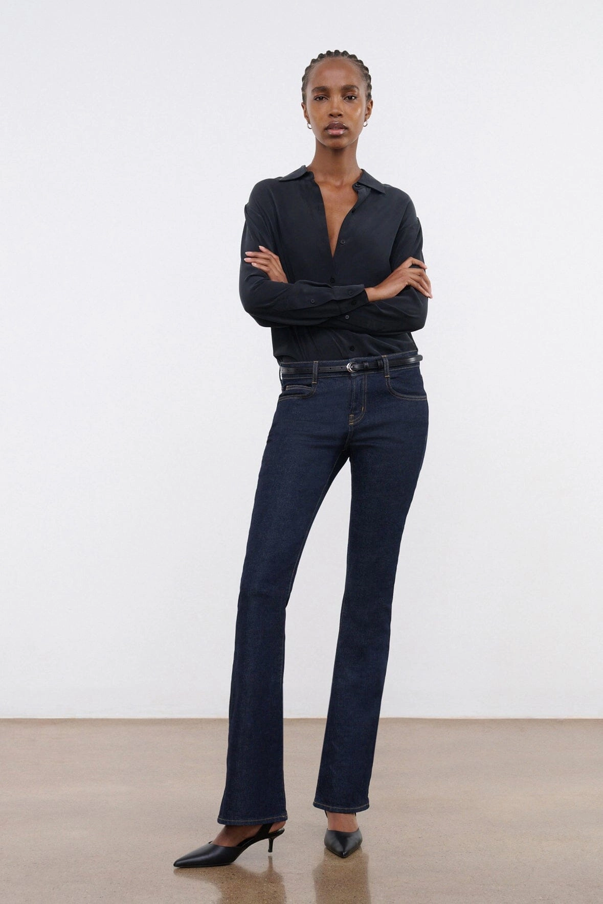 KYLE STRETCH FLARE JEAN | INDIGO Weekender Wear Flattering Style