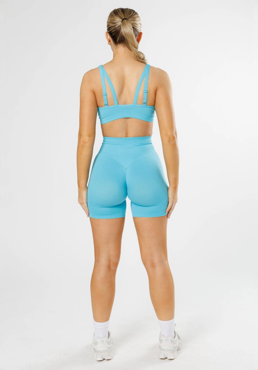 CurveFlex? Hourglass Sculptseam? Plus Seamless Shorts 6?? Juicy Neat Look CompactPackable