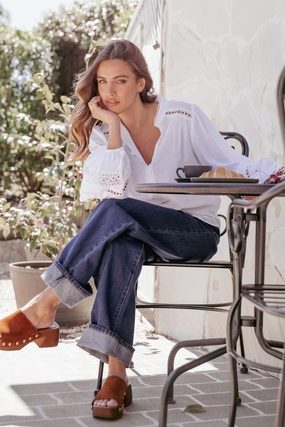 Casual Hangout Lightweight Weave Hani Blouse - White