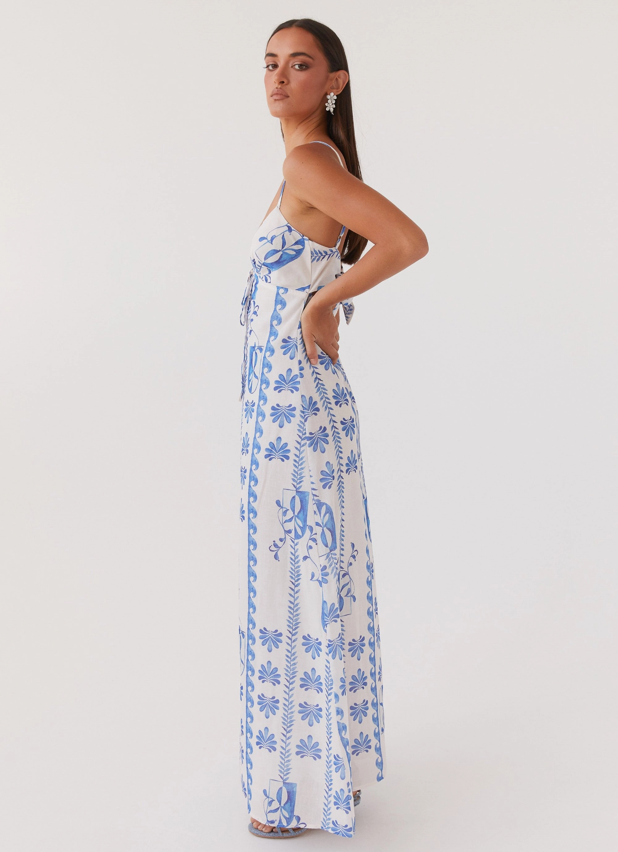 Smart Layering Monochrome Mood Flora Linen Maxi Dress - Floral Wave