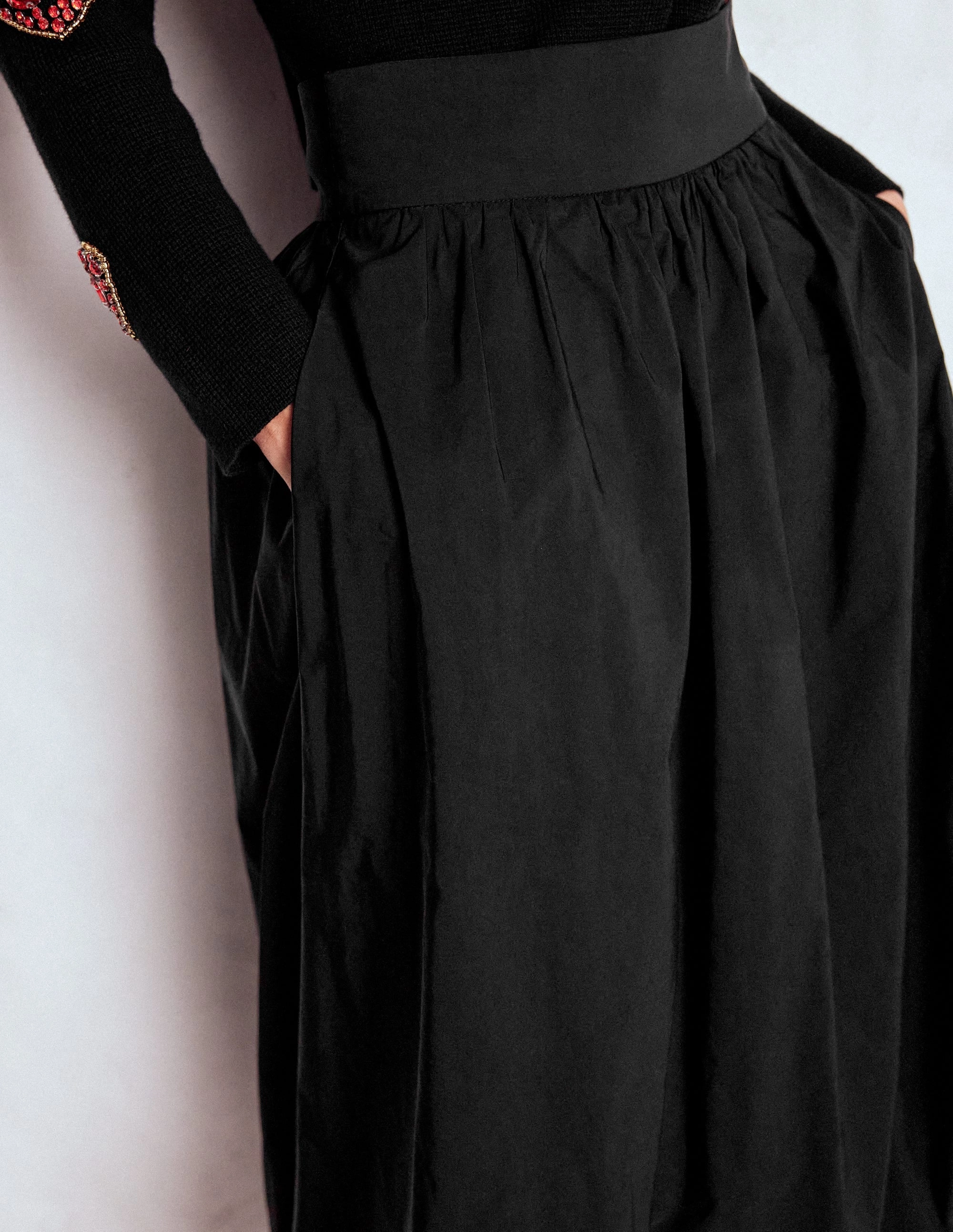 Corduroy texture Urban Style Bubble Hem Midi Skirt-Black