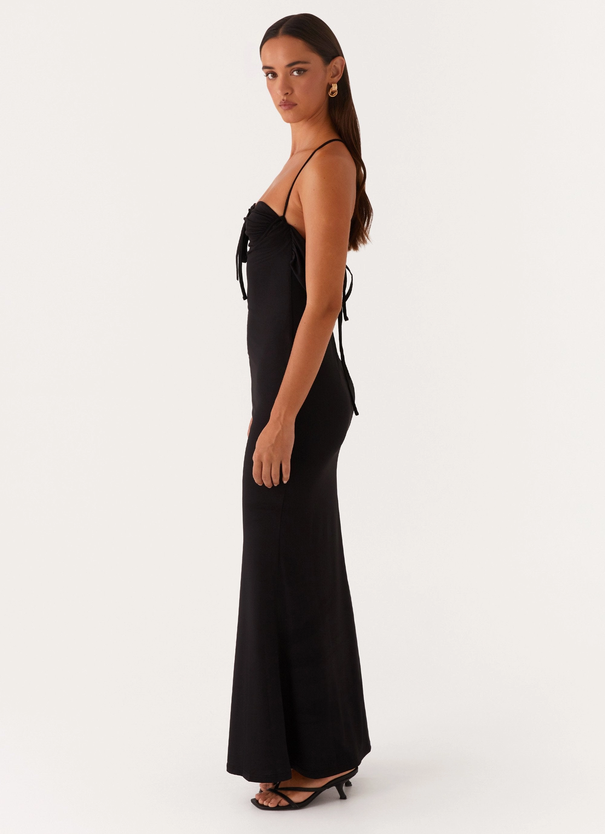 Timeless Edge Sophisticated Touch Bombshell Maxi Dress - Black