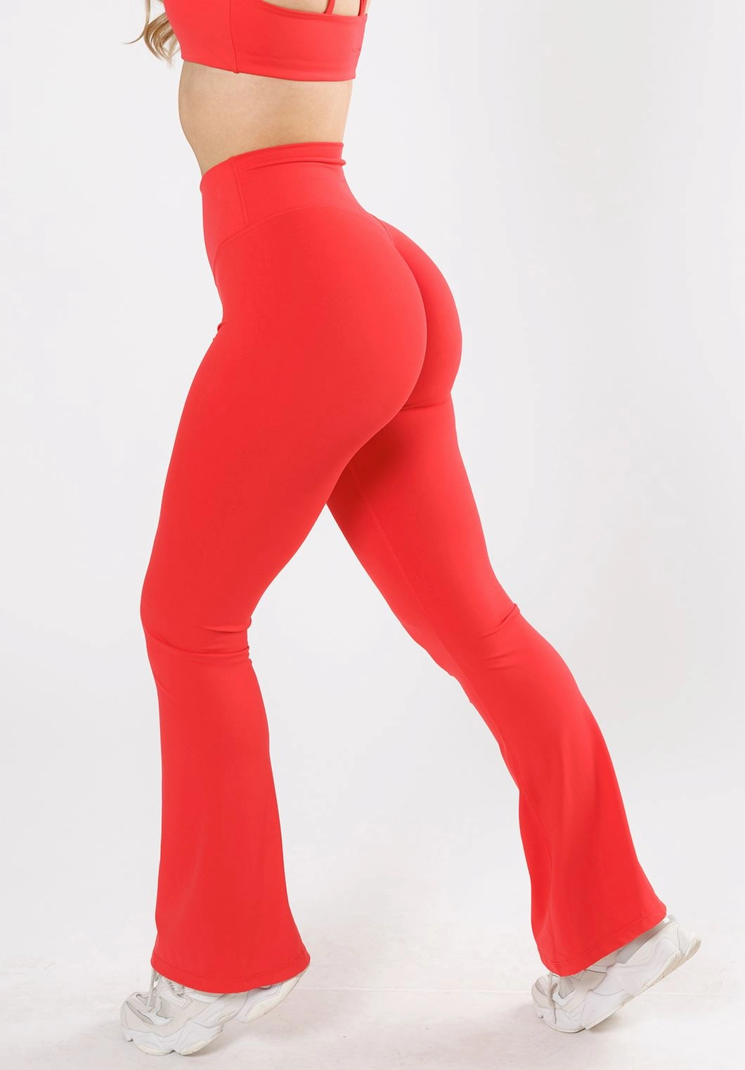 Classic Fit Second Skin Feel RecStretch? Original Sculptseam? Plus Essential Flare Legging 31" Fire Sign