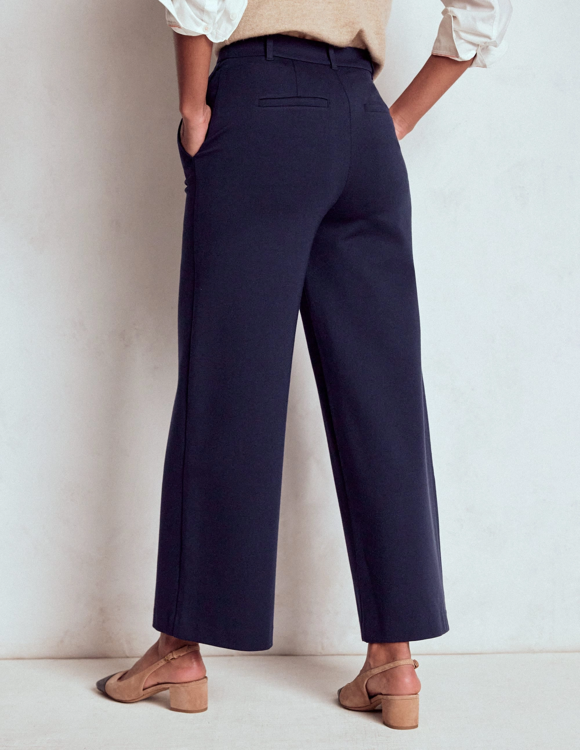 FadeResistant FlexibleMobility Belgravia Ponte Crop Trousers-Navy