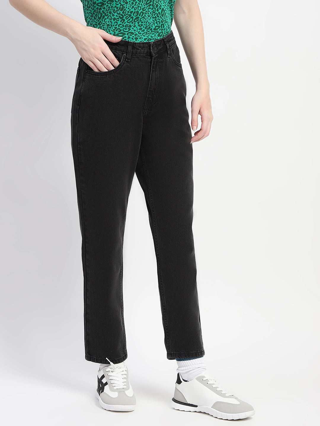 Madame Cotton Solid Black Straight Denim Zip Fly Closure