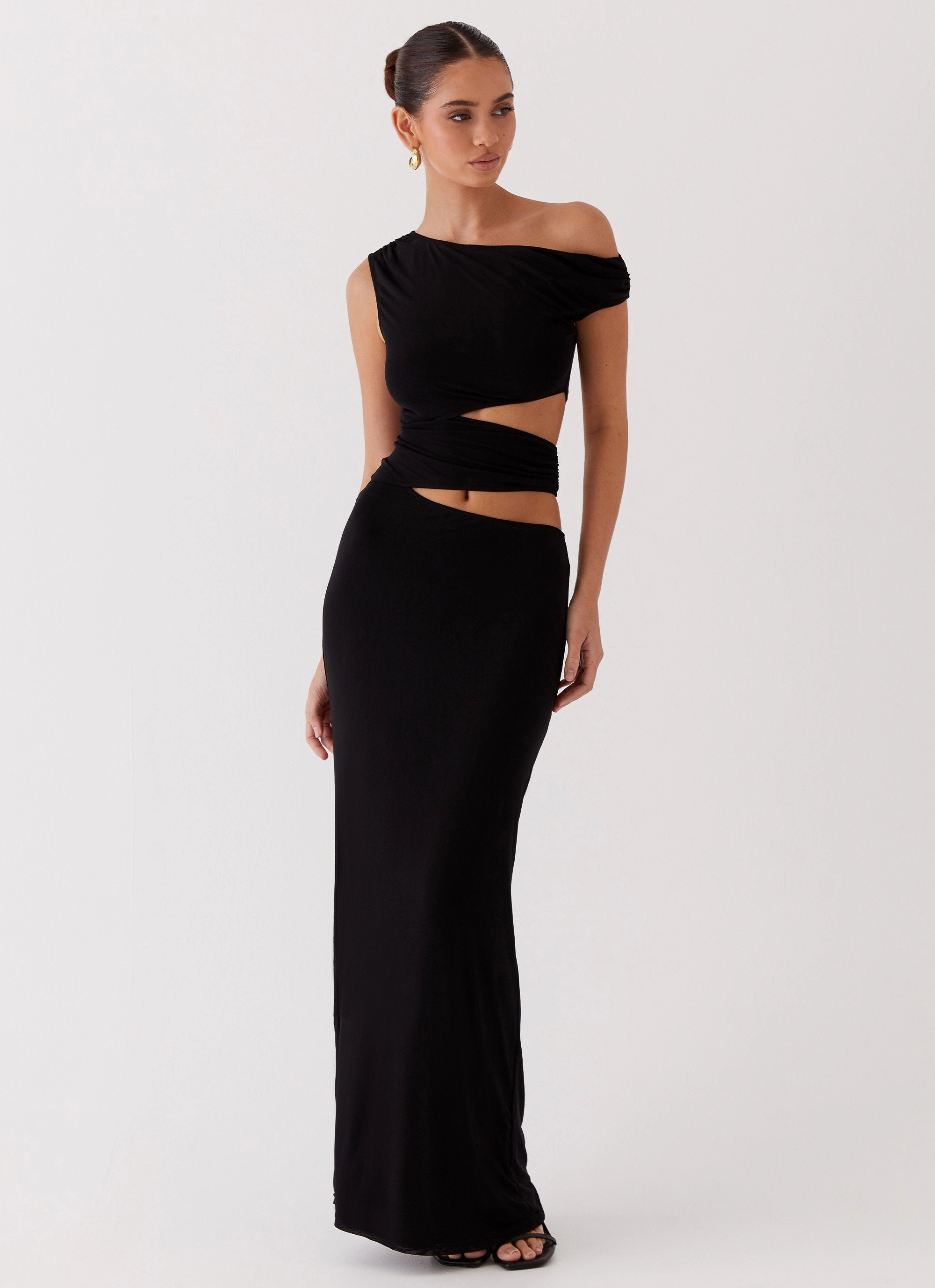 Playful and flirty dress Everyday Piece Margot One Shoulder Maxi Dress - Black