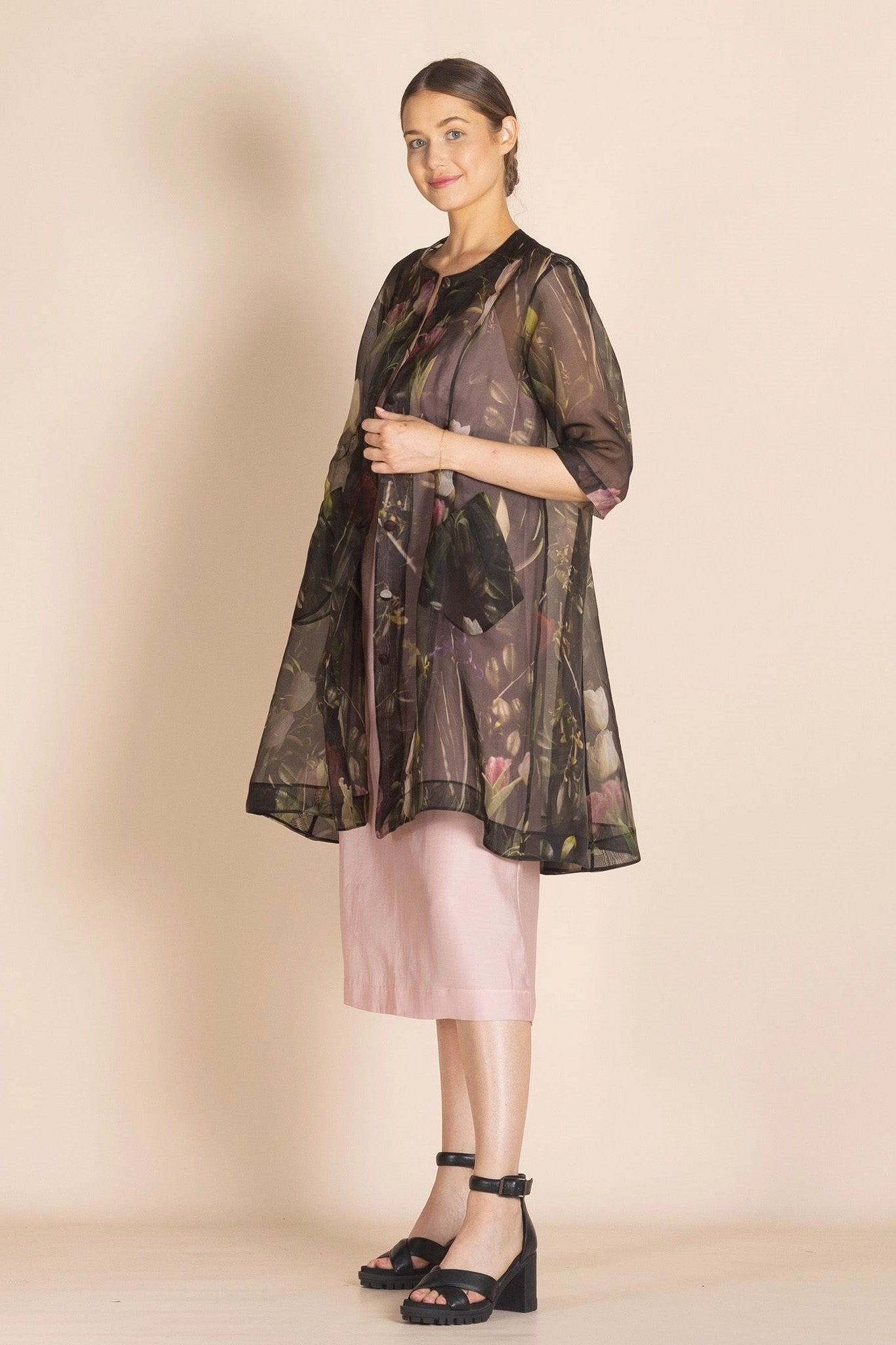 Non Restrictive Silhouette Megan Salmon - M5327 Tulips Giselle Coat