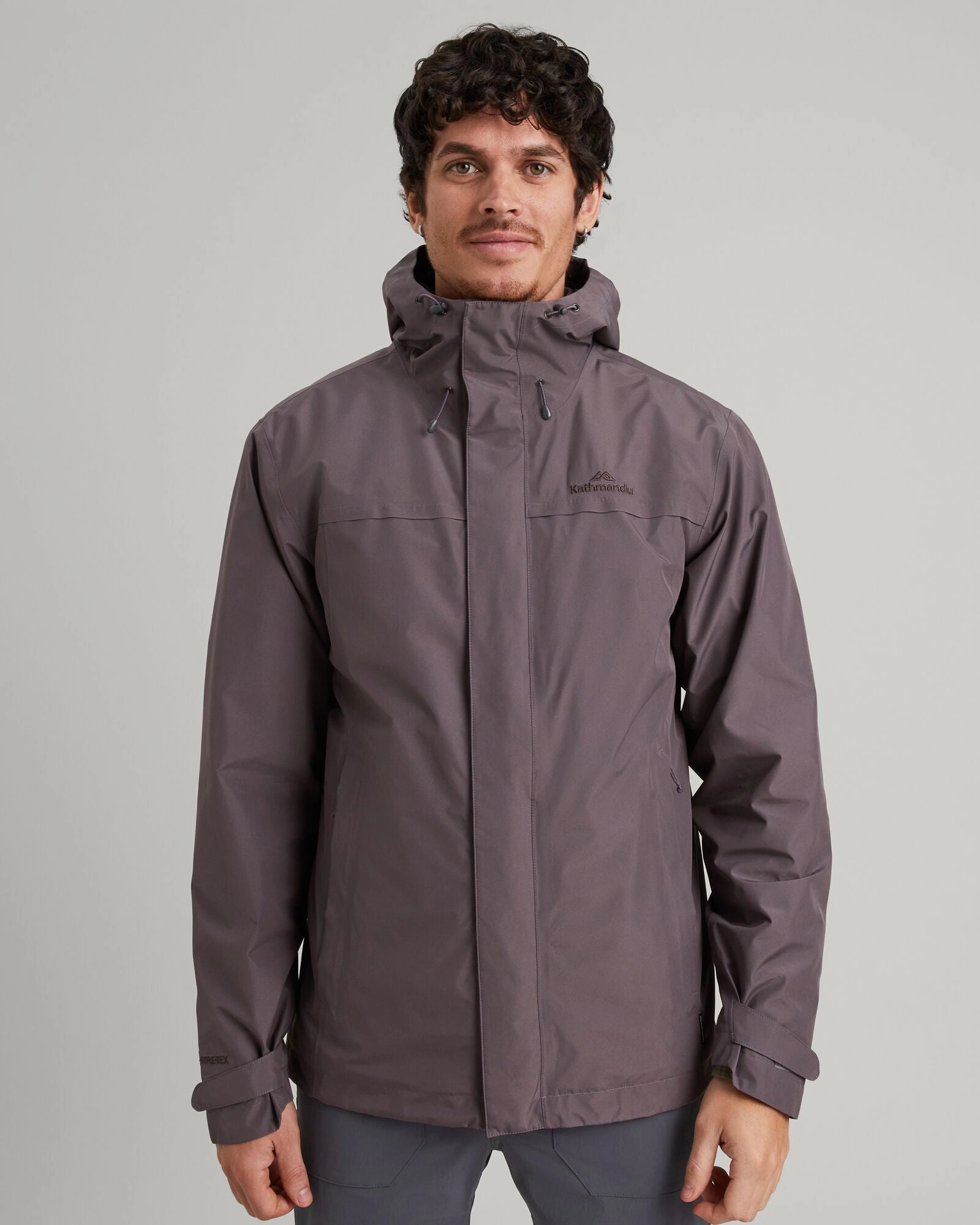 Men's Bealey GORE-TEX? Rain Jacket - Light Quartz Cold Ready Look Adventure Day Look
