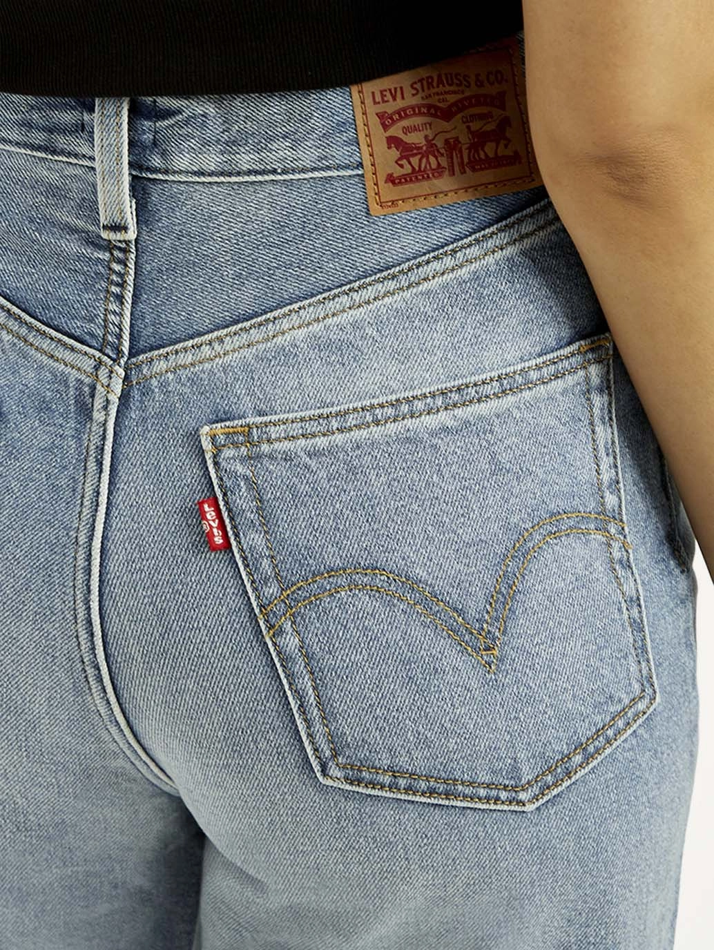 Comfy Fit Winter Warmth Minimalist Women's Light Indigo Loose Fit High Rise Jeans