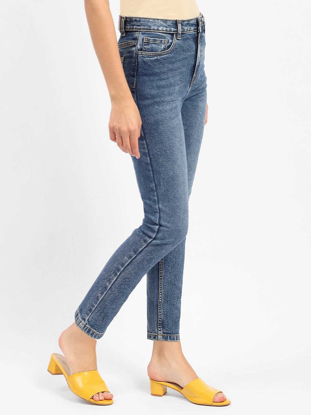 Elegant Travel Outfit Minimalist Style Madame Slim Fit Blue Denim Jeans