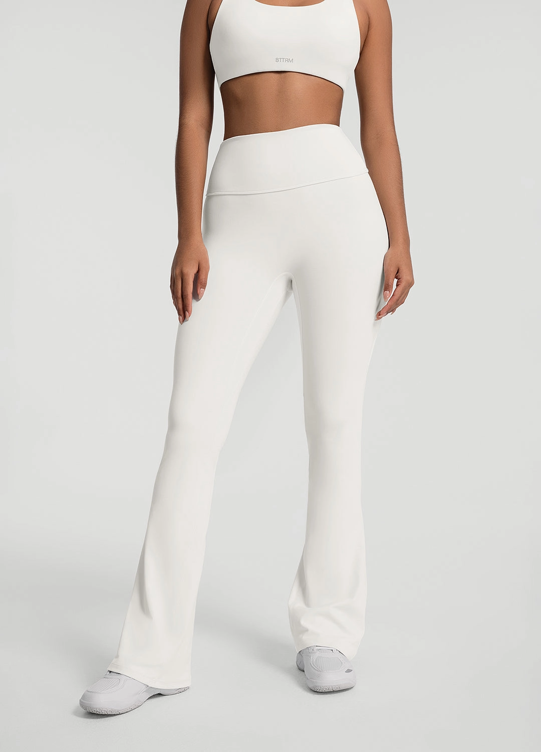 Sculpted Design Flexible Stretch Material Ruched Flared Leggings