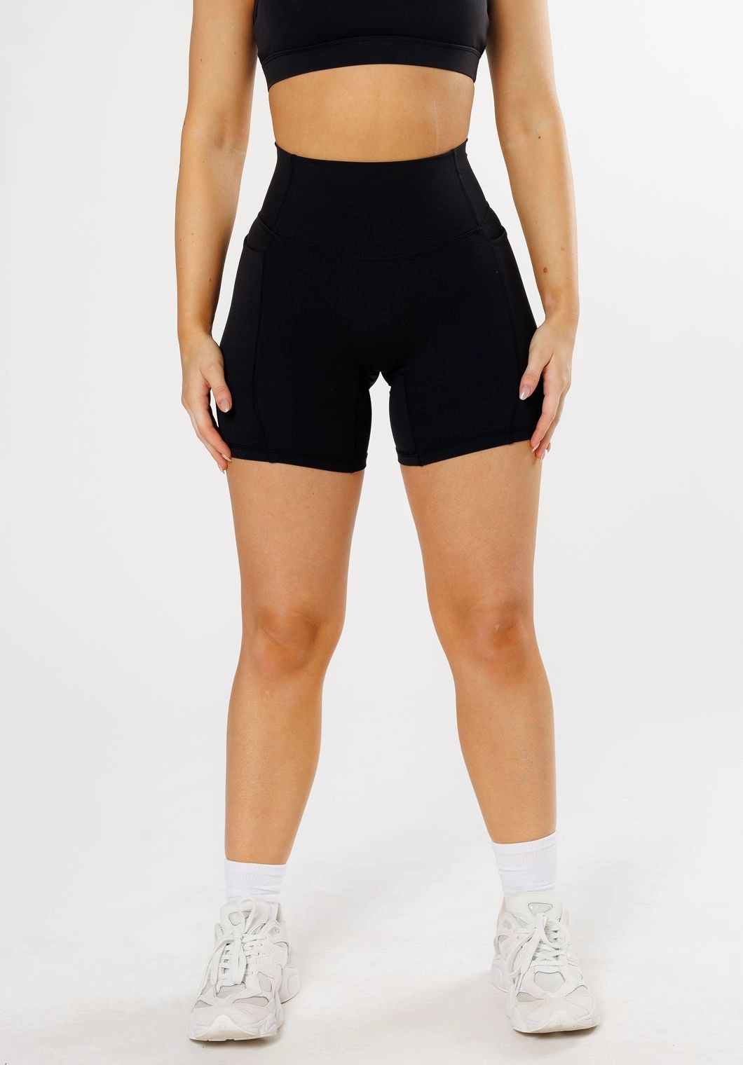 RecStretch Empower Sculptseam?  Plus Pocket Short Black Mood Wear Elastic Fit